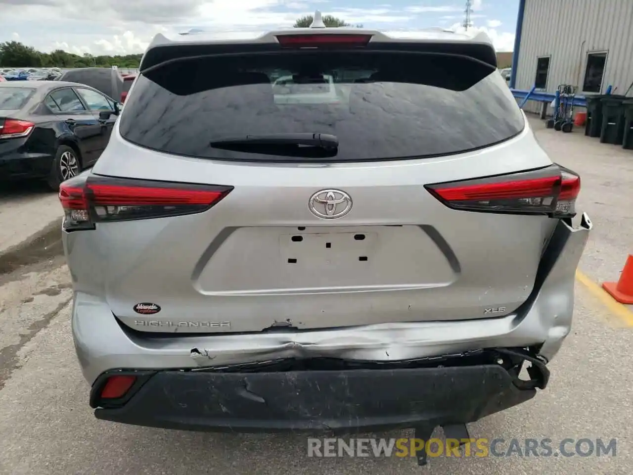 9 Photograph of a damaged car 5TDGZRAH1MS532177 TOYOTA HIGHLANDER 2021