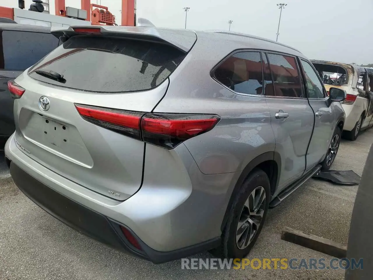 3 Photograph of a damaged car 5TDGZRAH2MS053783 TOYOTA HIGHLANDER 2021
