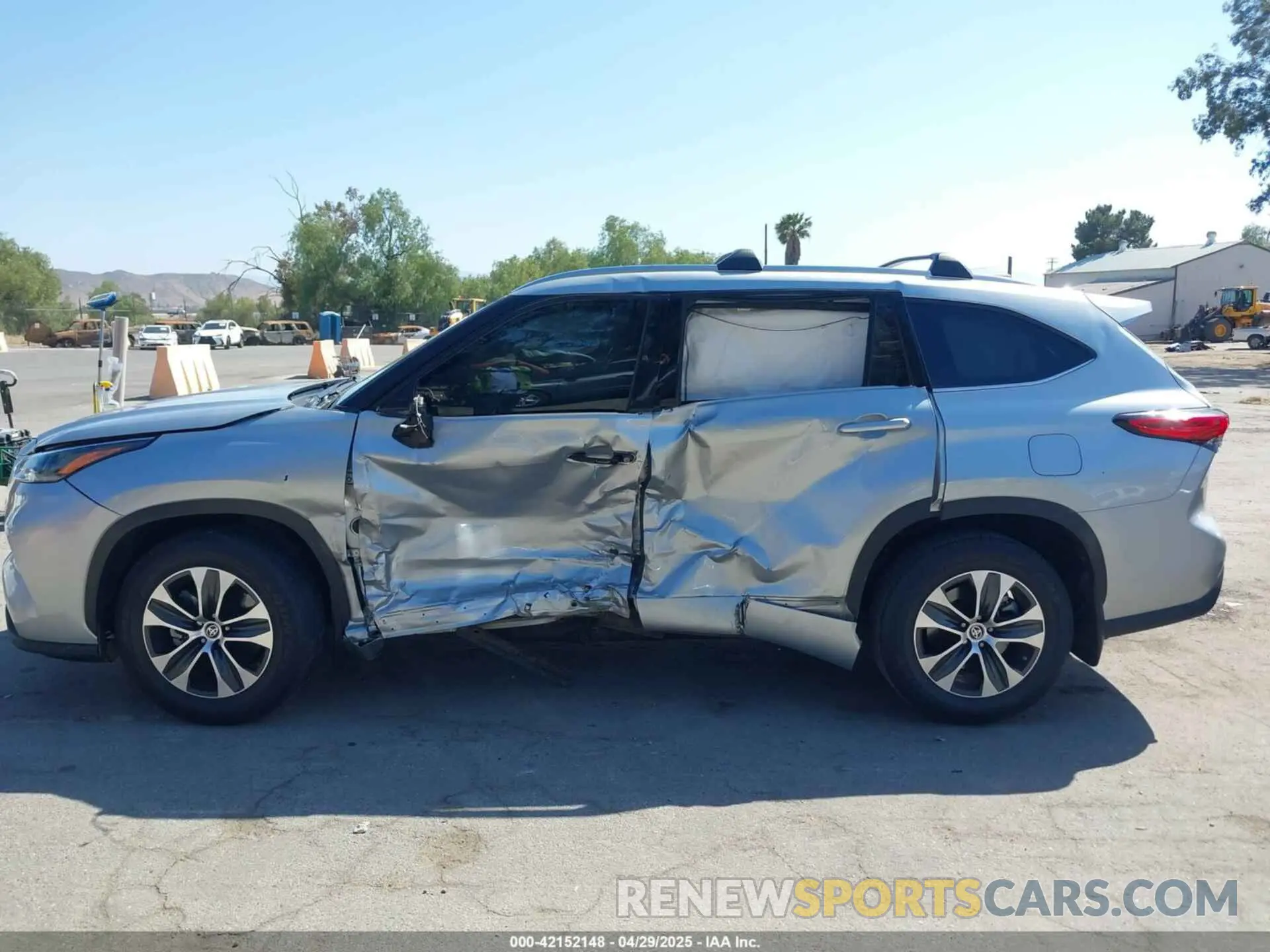14 Photograph of a damaged car 5TDGZRAH2MS533628 TOYOTA HIGHLANDER 2021