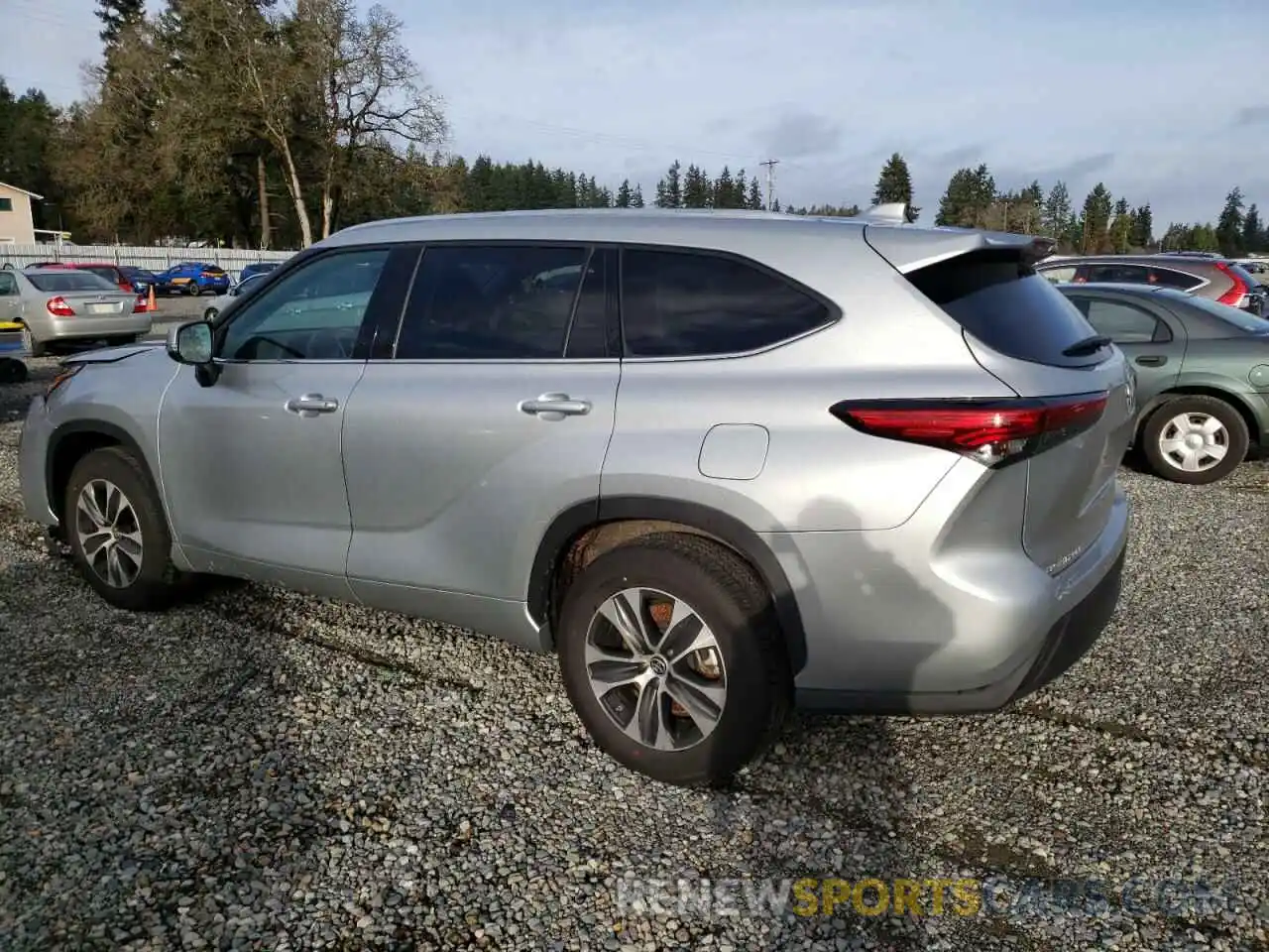 2 Photograph of a damaged car 5TDGZRAH3MS041321 TOYOTA HIGHLANDER 2021