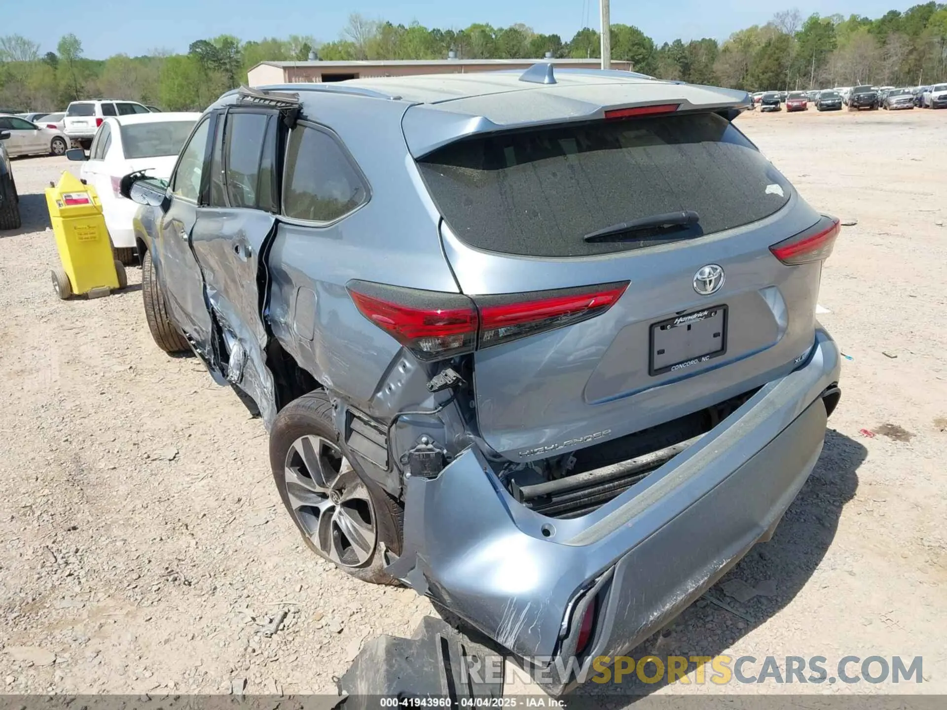 3 Photograph of a damaged car 5TDGZRAH3MS083911 TOYOTA HIGHLANDER 2021