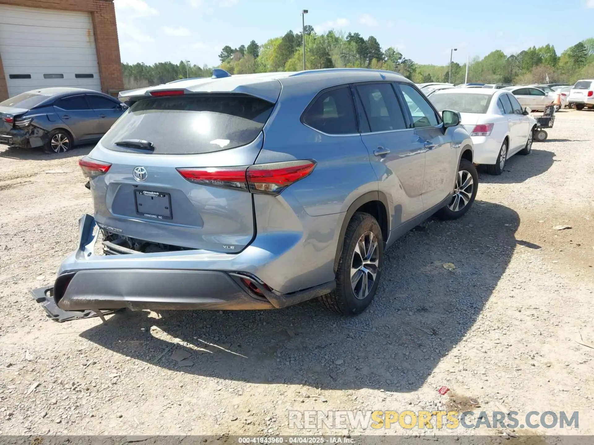 4 Photograph of a damaged car 5TDGZRAH3MS083911 TOYOTA HIGHLANDER 2021