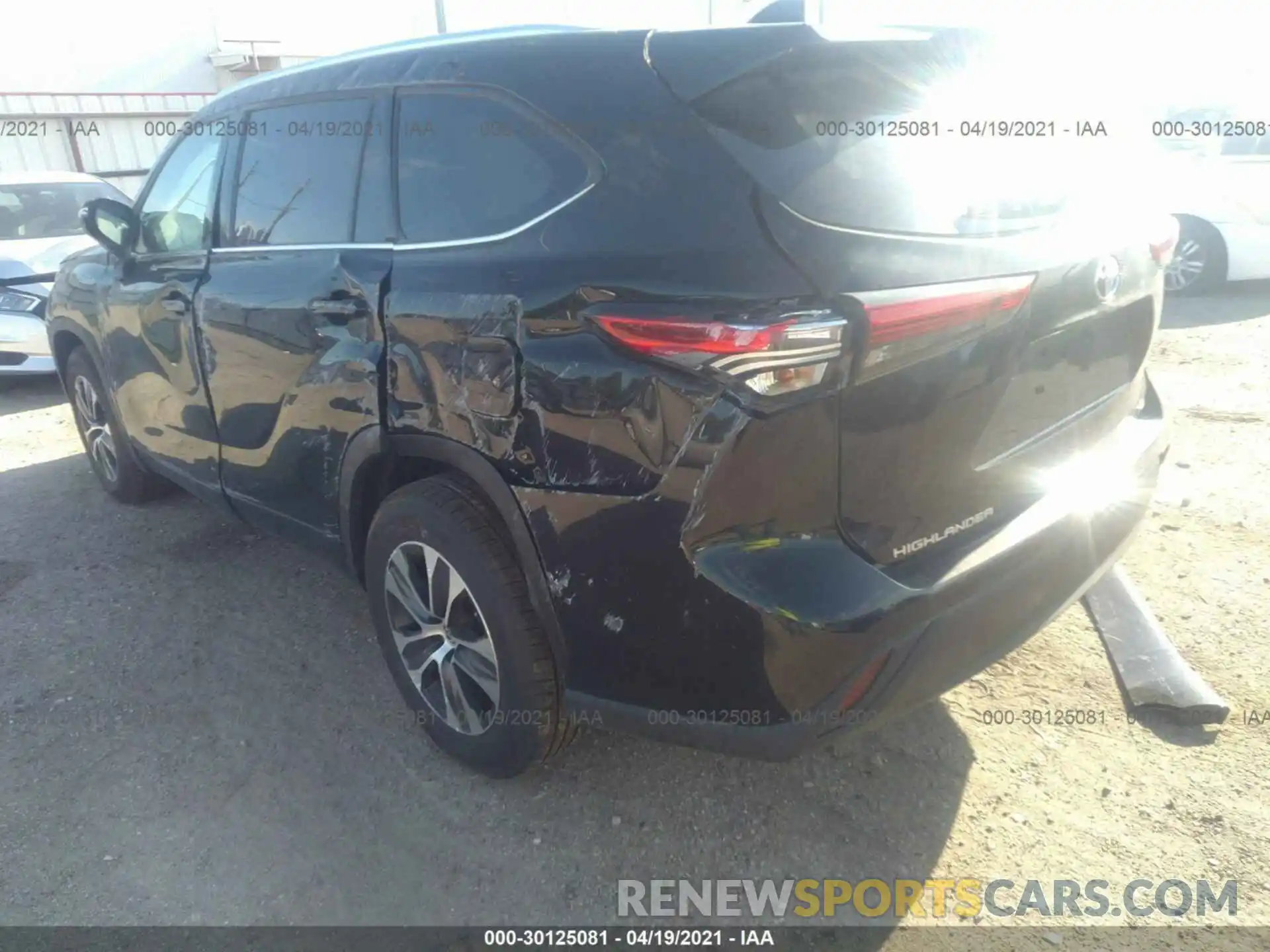 3 Photograph of a damaged car 5TDGZRAH3MS520662 TOYOTA HIGHLANDER 2021