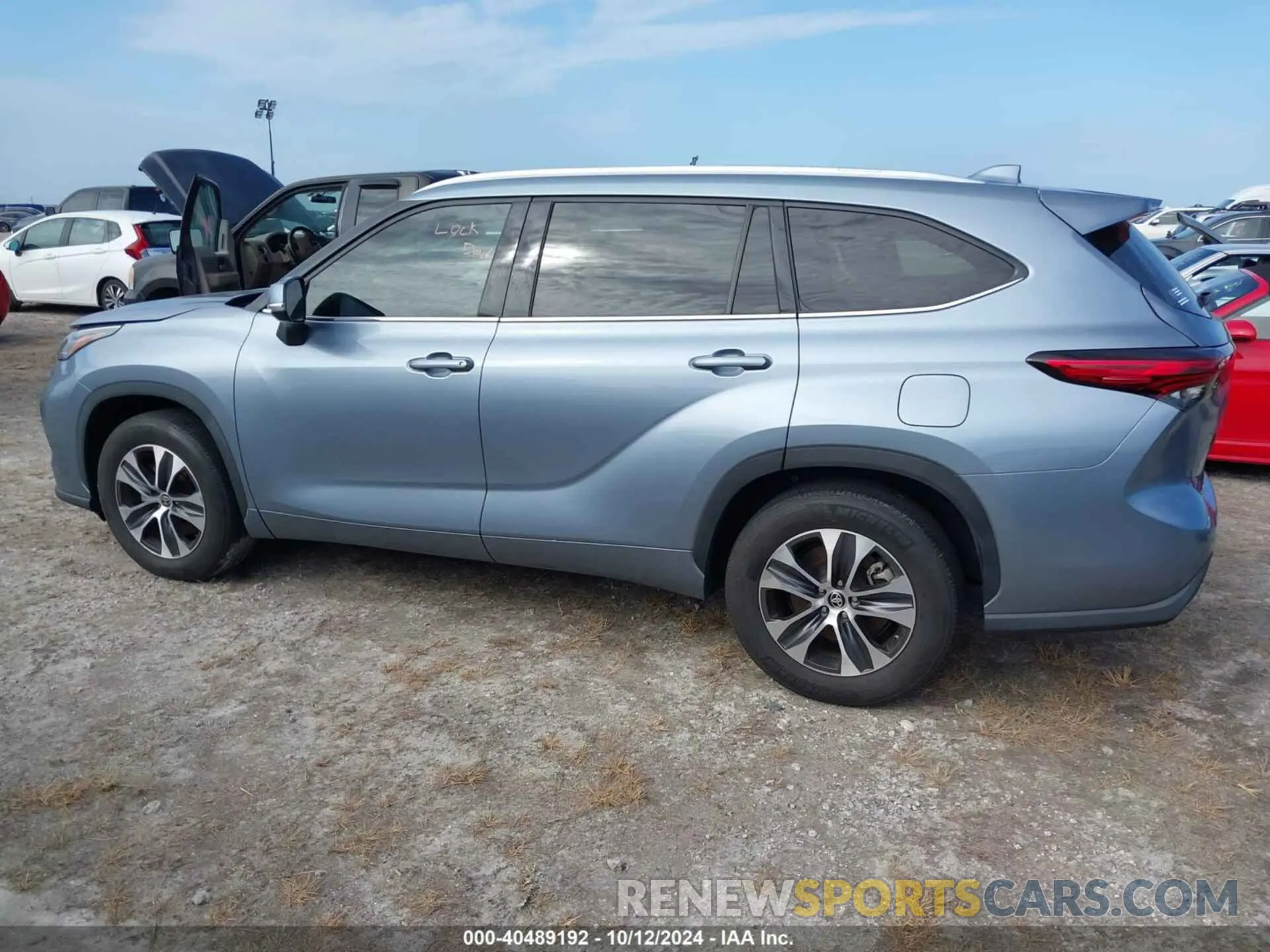 14 Photograph of a damaged car 5TDGZRAH4MS036323 TOYOTA HIGHLANDER 2021