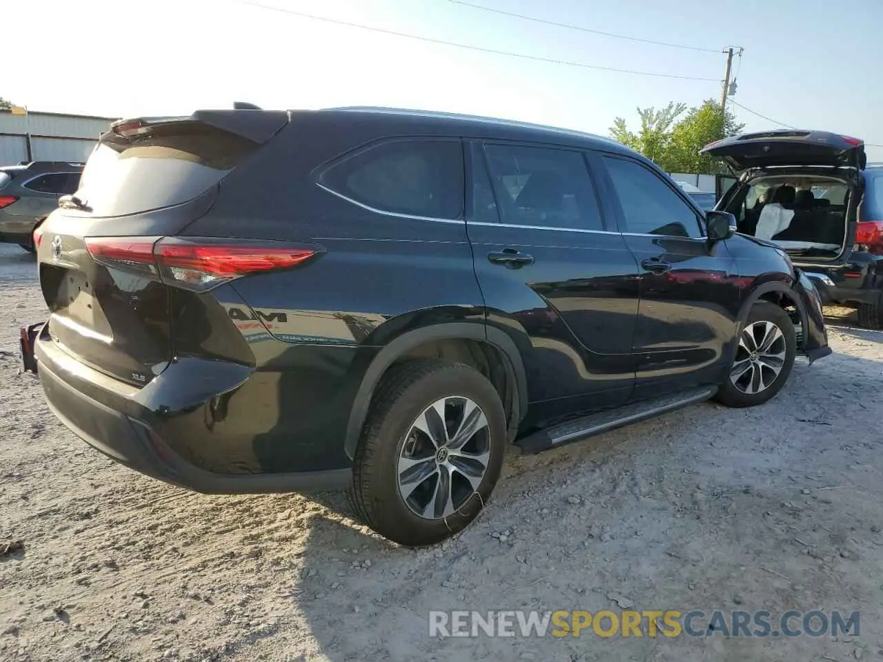 3 Photograph of a damaged car 5TDGZRAH4MS533162 TOYOTA HIGHLANDER 2021