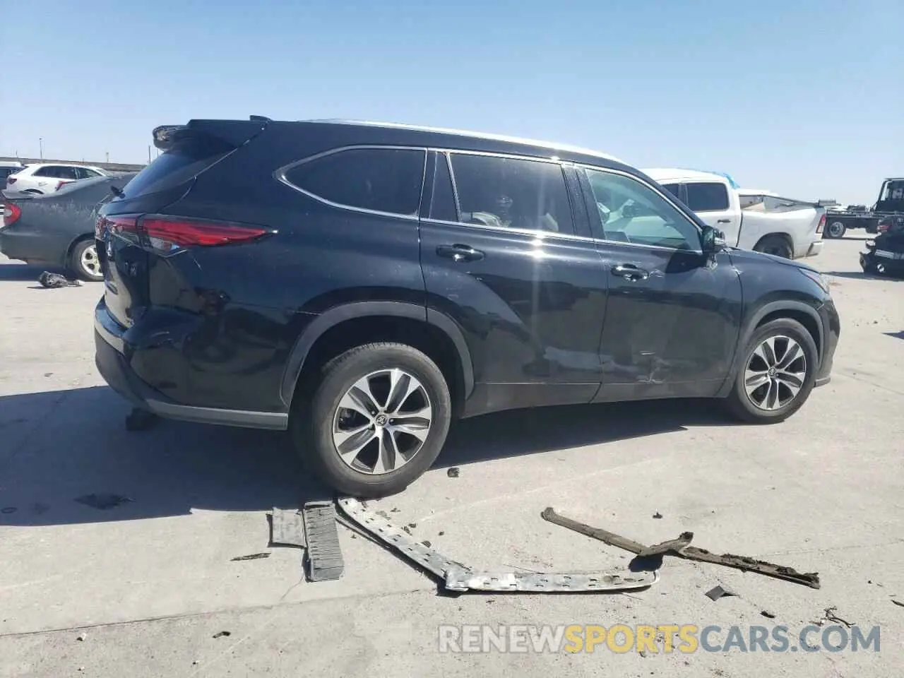 3 Photograph of a damaged car 5TDGZRAH5MS043992 TOYOTA HIGHLANDER 2021