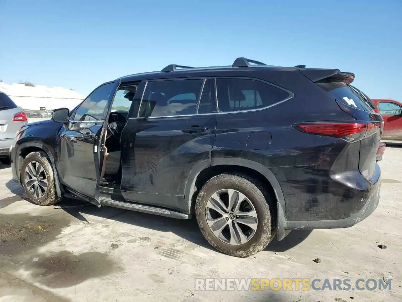 2 Photograph of a damaged car 5TDGZRAH5MS053938 TOYOTA HIGHLANDER 2021