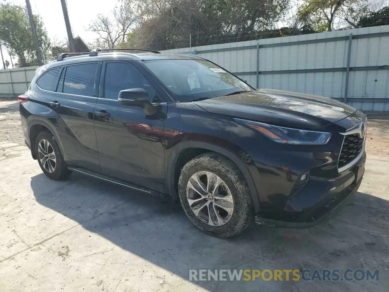 4 Photograph of a damaged car 5TDGZRAH5MS053938 TOYOTA HIGHLANDER 2021