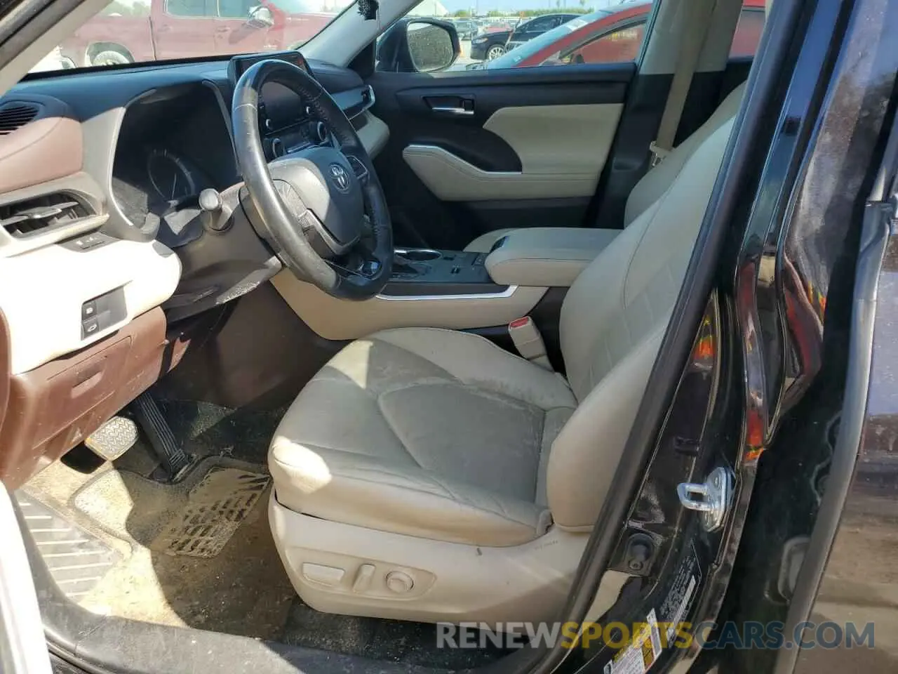 7 Photograph of a damaged car 5TDGZRAH5MS053938 TOYOTA HIGHLANDER 2021