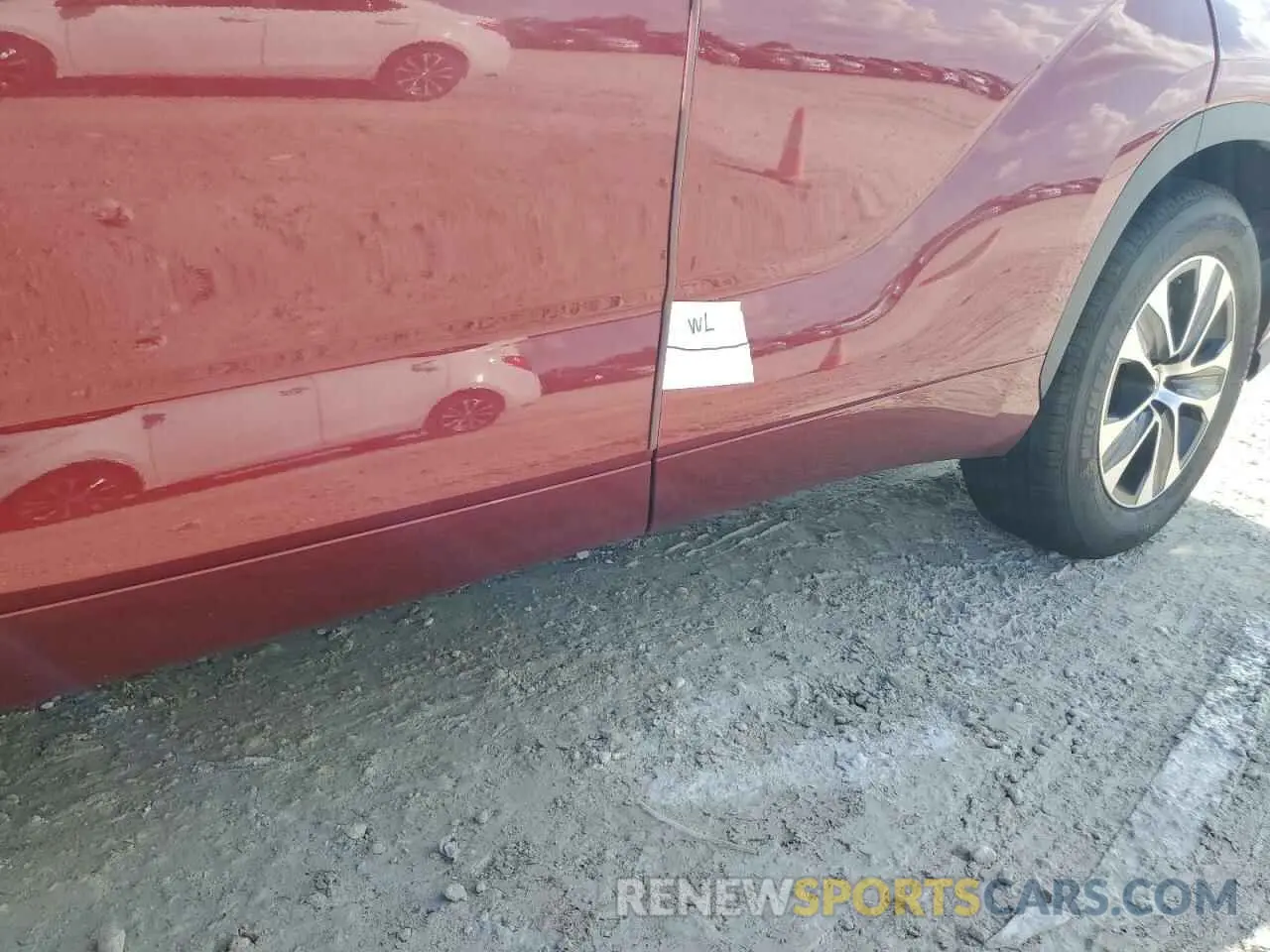13 Photograph of a damaged car 5TDGZRAH5MS063353 TOYOTA HIGHLANDER 2021