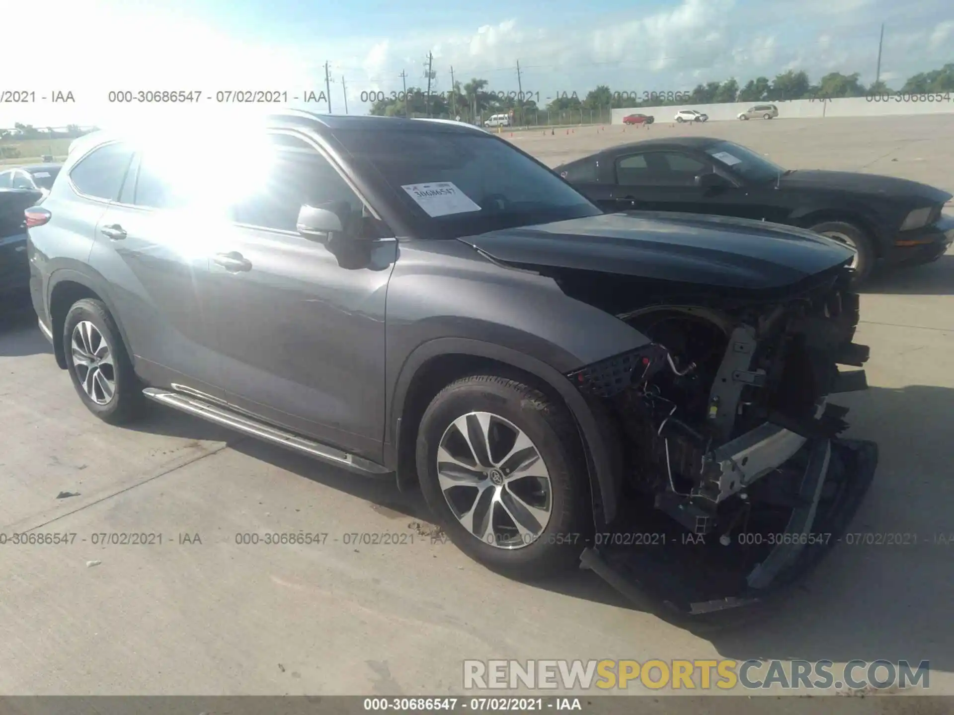 1 Photograph of a damaged car 5TDGZRAH5MS514863 TOYOTA HIGHLANDER 2021