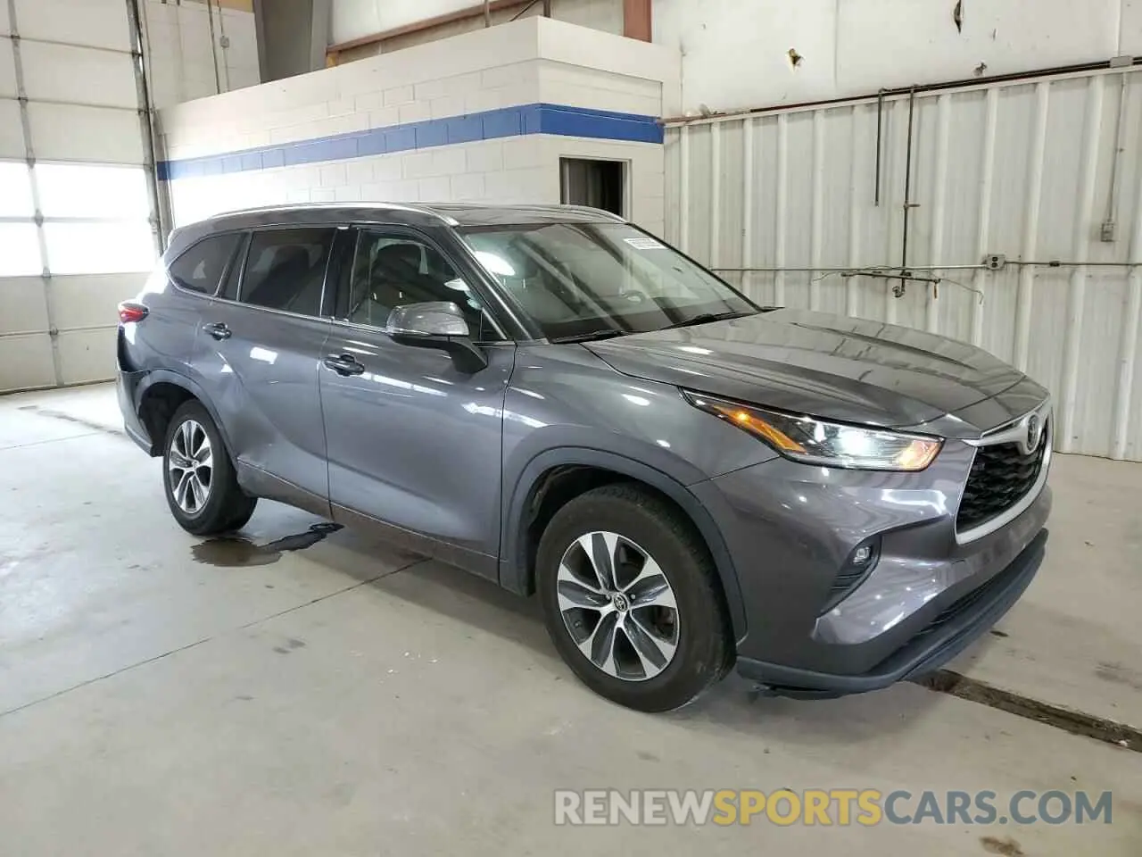 4 Photograph of a damaged car 5TDGZRAH5MS525720 TOYOTA HIGHLANDER 2021