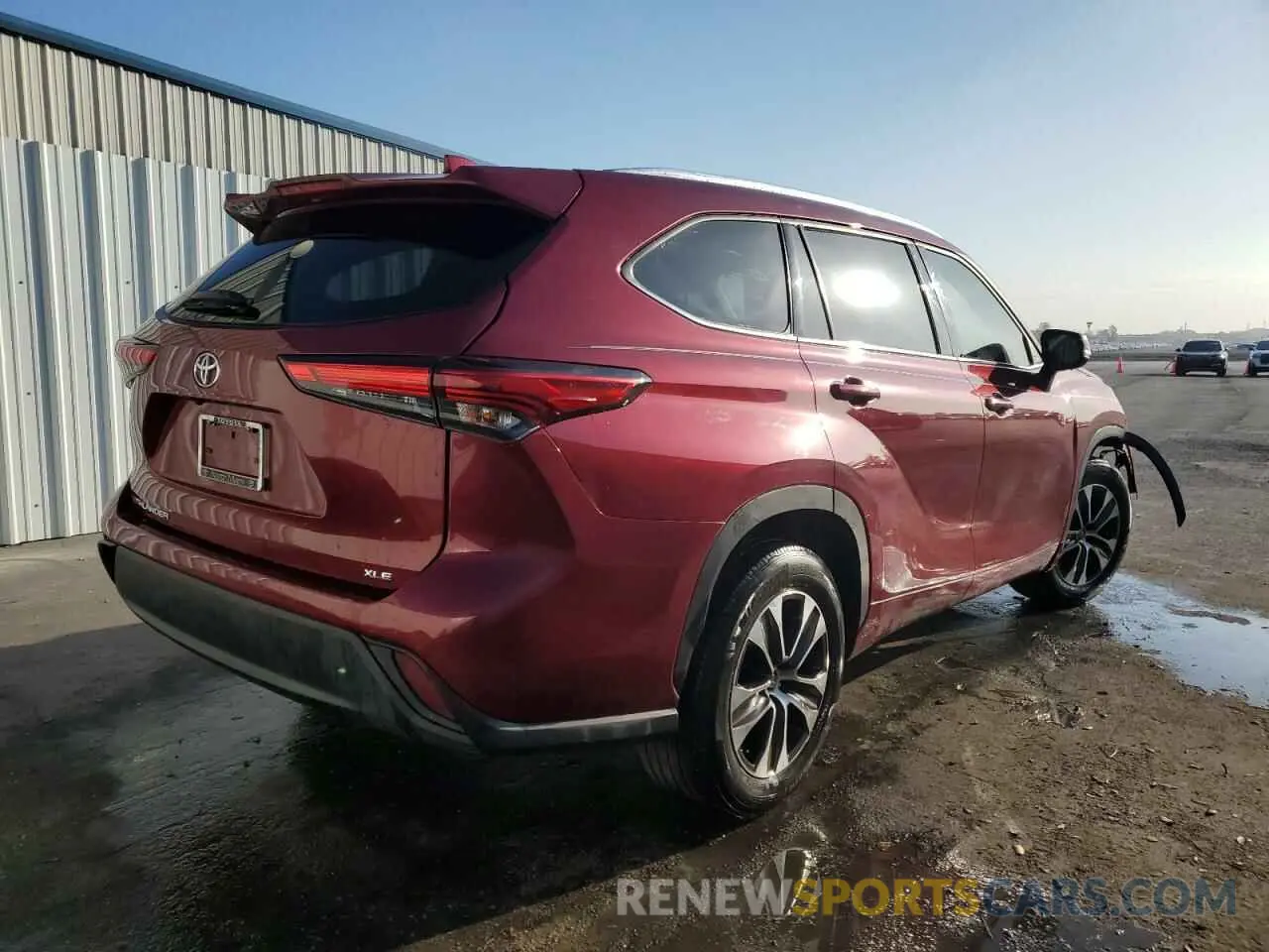 3 Photograph of a damaged car 5TDGZRAH5MS534272 TOYOTA HIGHLANDER 2021