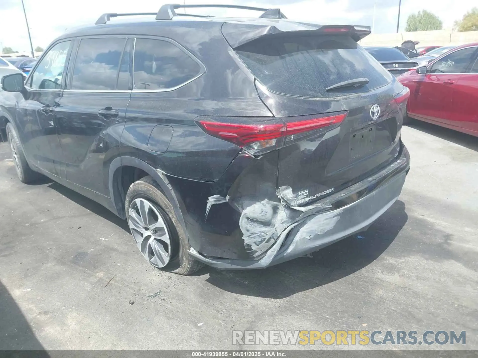 18 Photograph of a damaged car 5TDGZRAH6MS039935 TOYOTA HIGHLANDER 2021