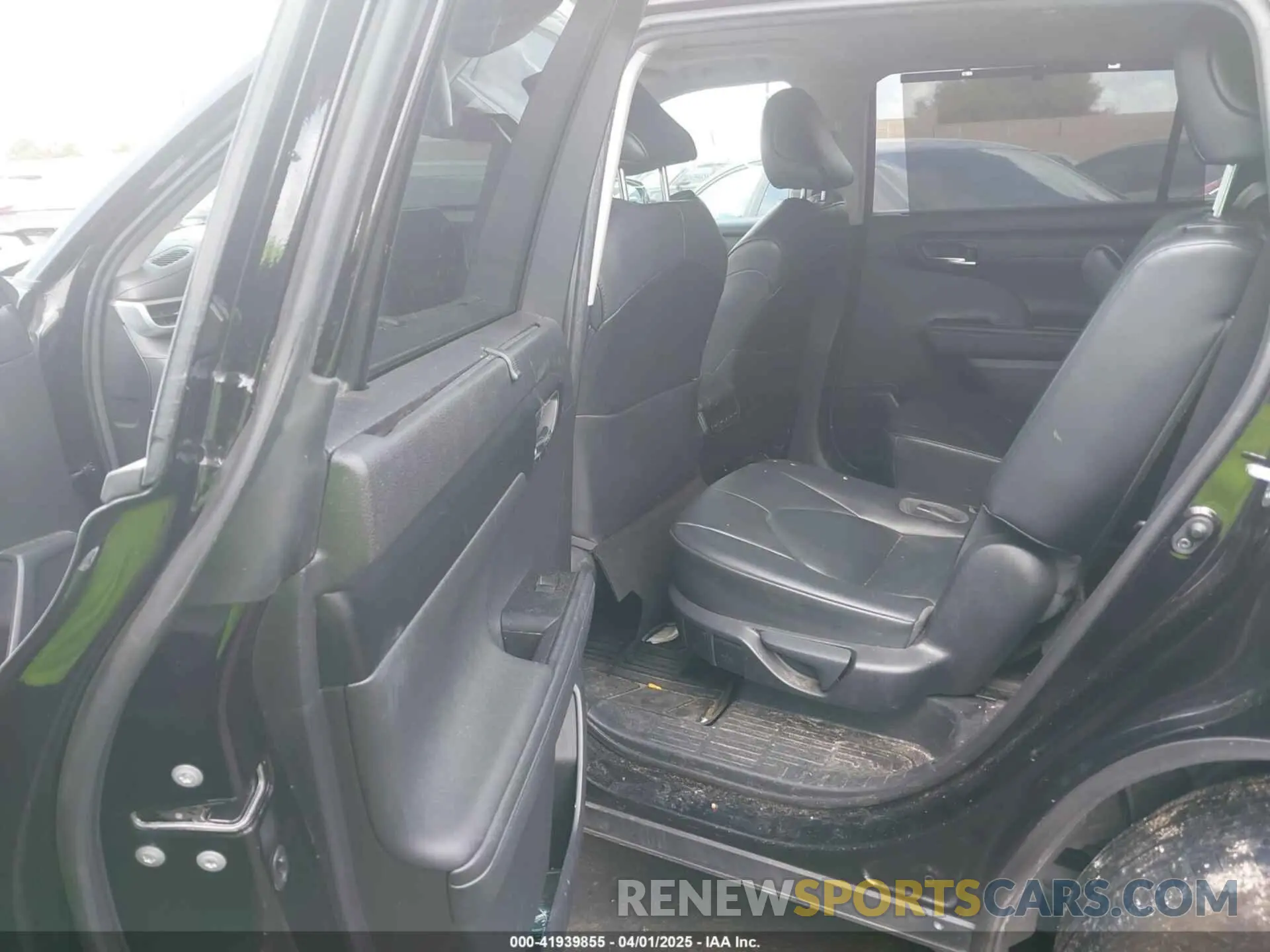 8 Photograph of a damaged car 5TDGZRAH6MS039935 TOYOTA HIGHLANDER 2021