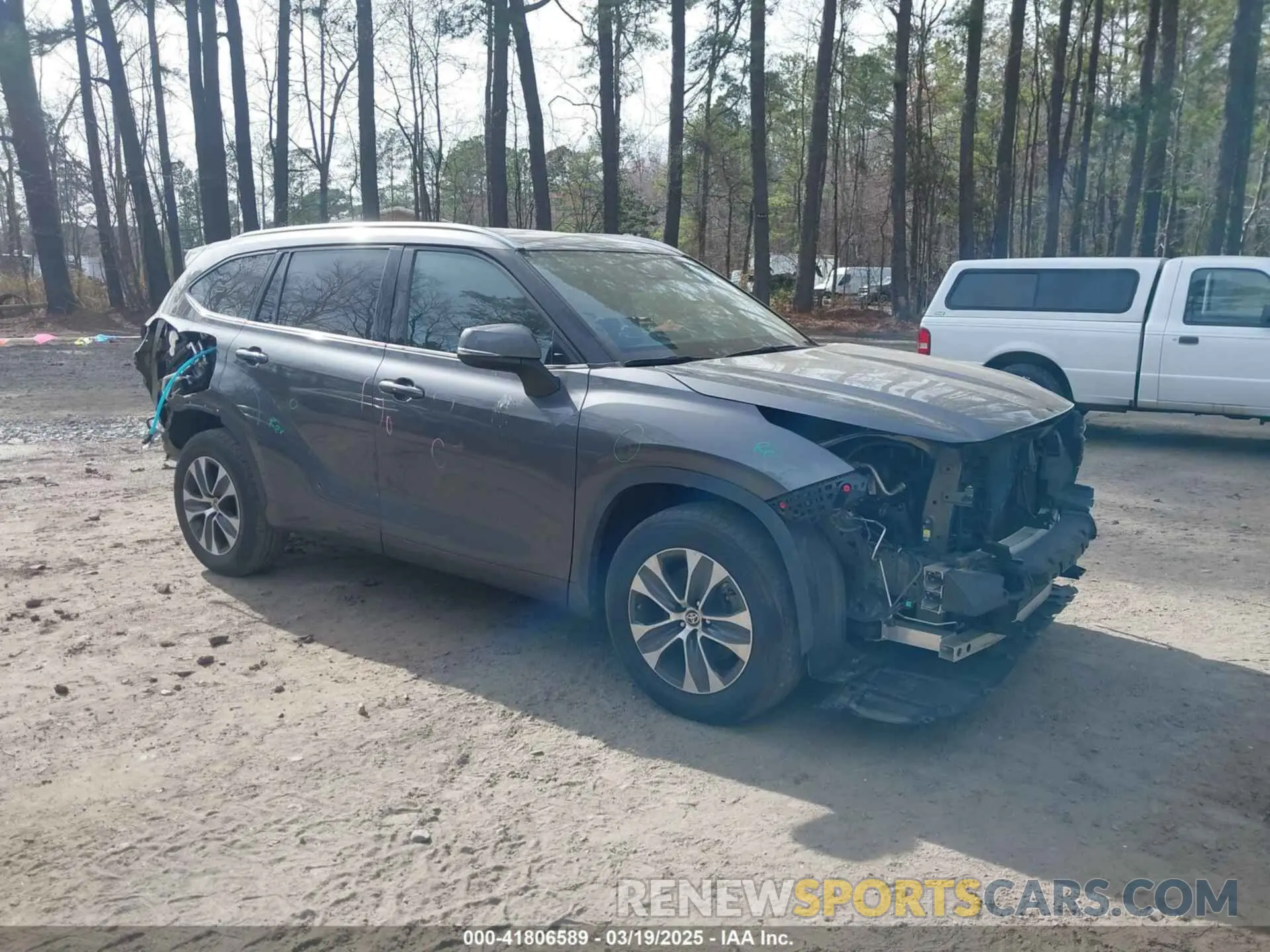 1 Photograph of a damaged car 5TDGZRAH6MS040843 TOYOTA HIGHLANDER 2021