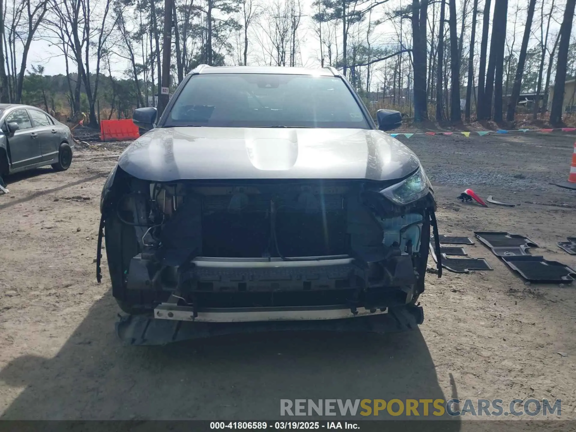 13 Photograph of a damaged car 5TDGZRAH6MS040843 TOYOTA HIGHLANDER 2021