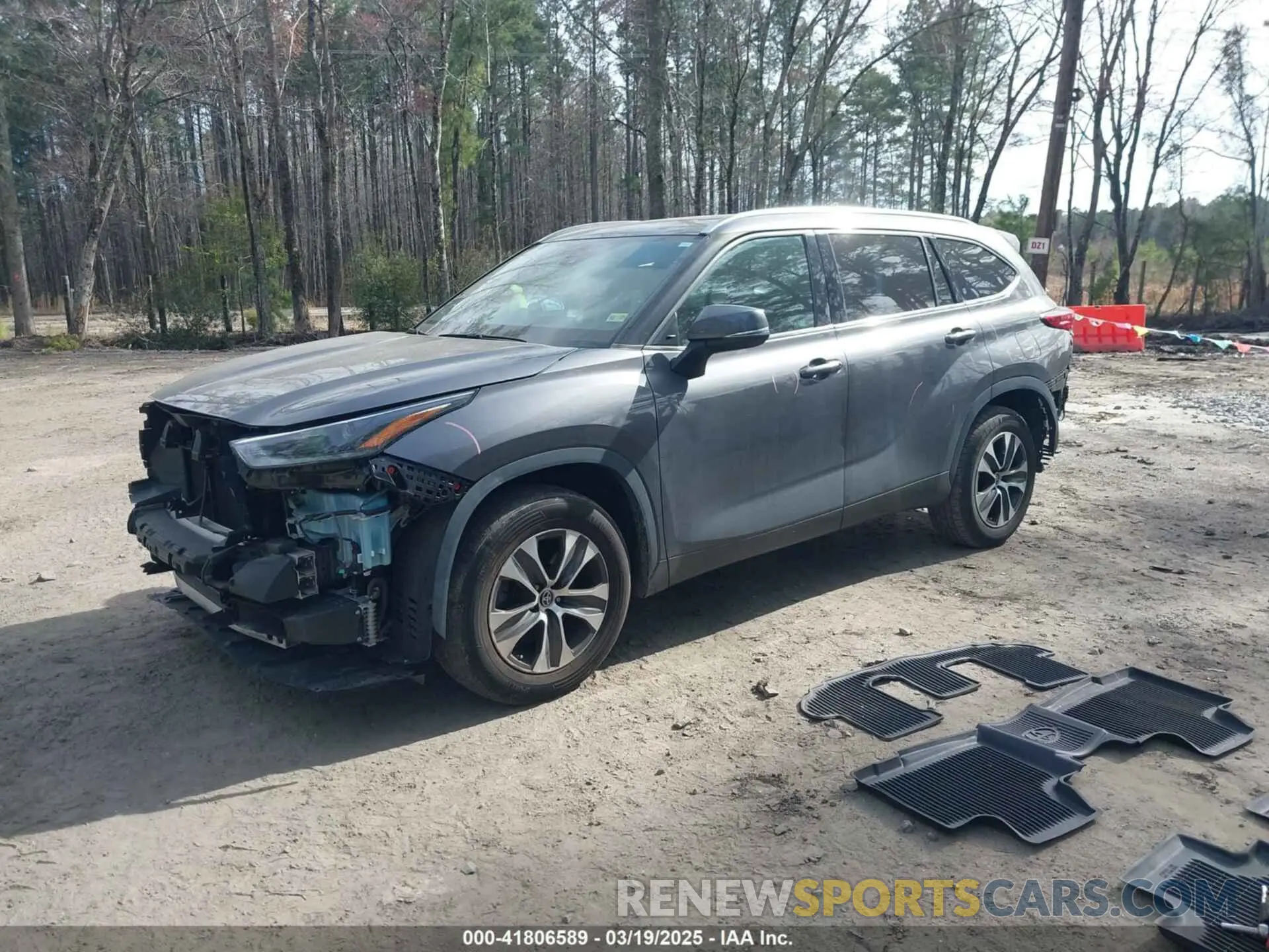 2 Photograph of a damaged car 5TDGZRAH6MS040843 TOYOTA HIGHLANDER 2021