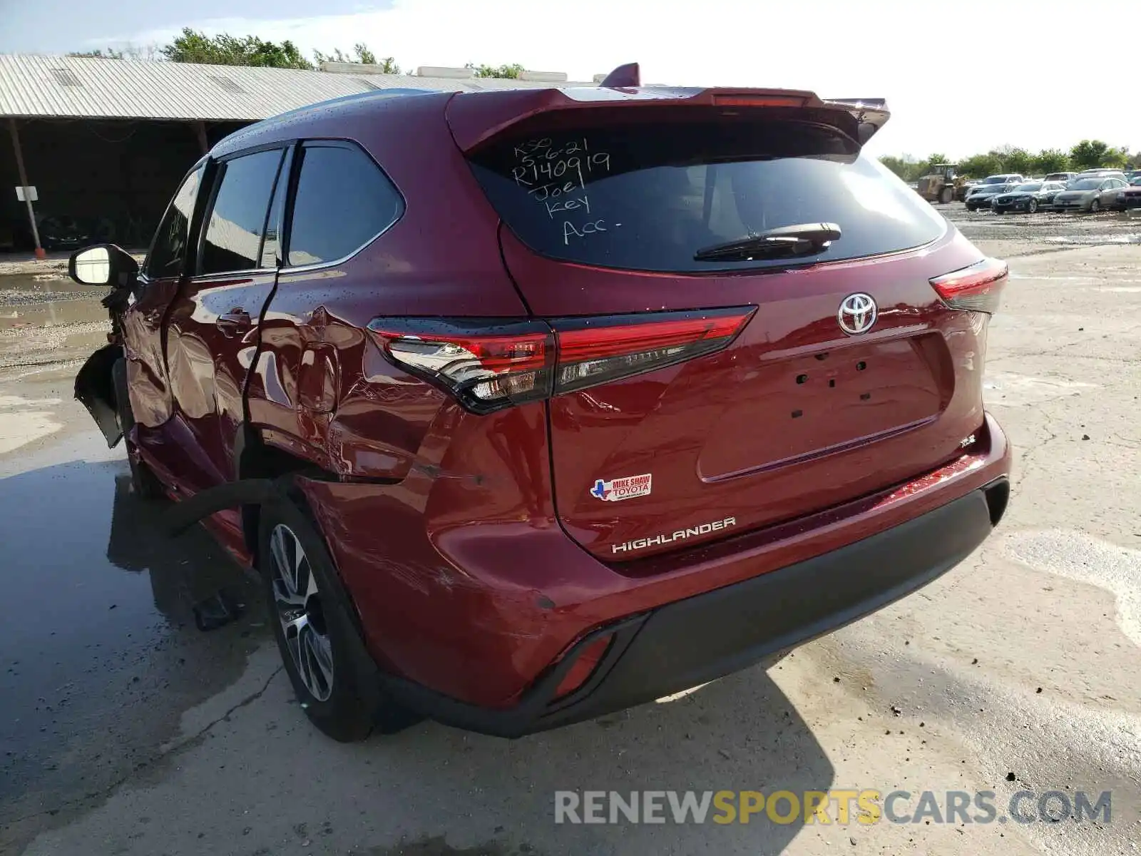 3 Photograph of a damaged car 5TDGZRAH6MS041023 TOYOTA HIGHLANDER 2021