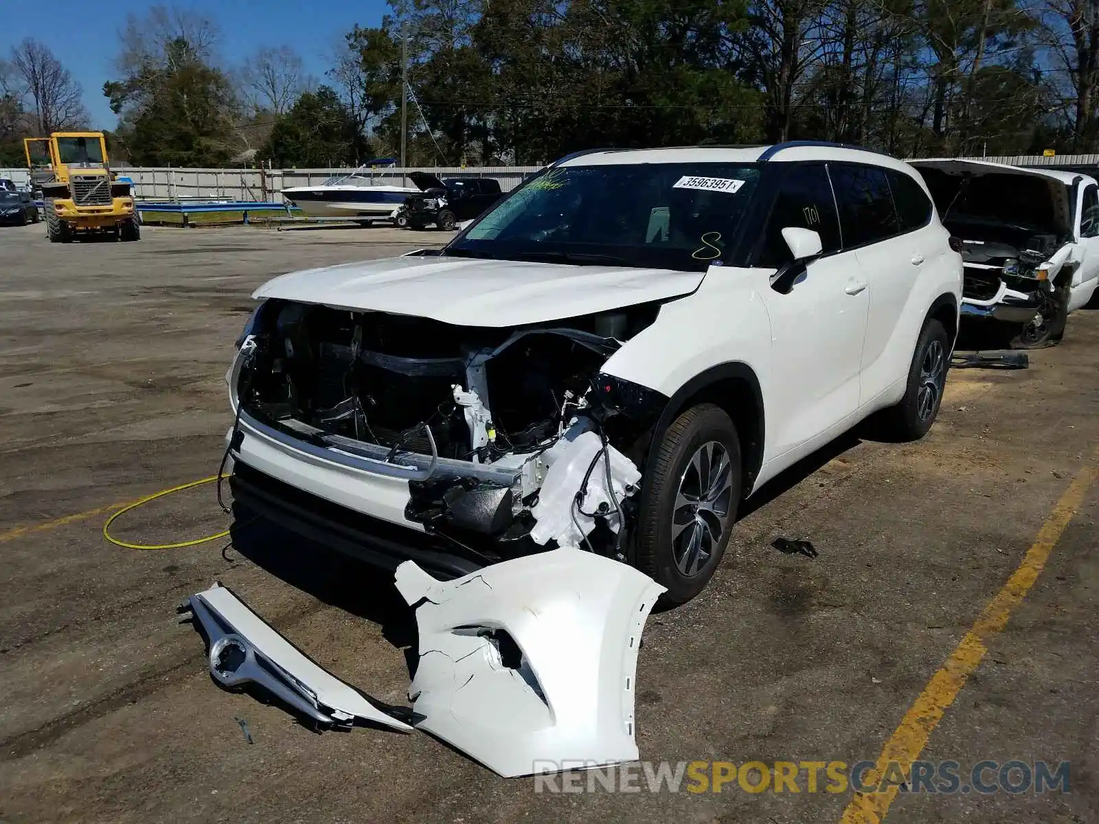 2 Photograph of a damaged car 5TDGZRAH6MS049378 TOYOTA HIGHLANDER 2021