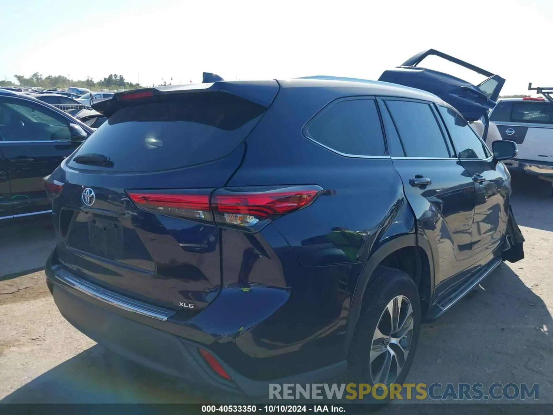 4 Photograph of a damaged car 5TDGZRAH6MS052992 TOYOTA HIGHLANDER 2021