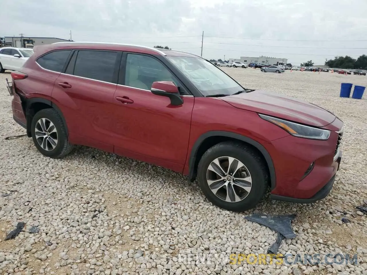 4 Photograph of a damaged car 5TDGZRAH6MS080937 TOYOTA HIGHLANDER 2021