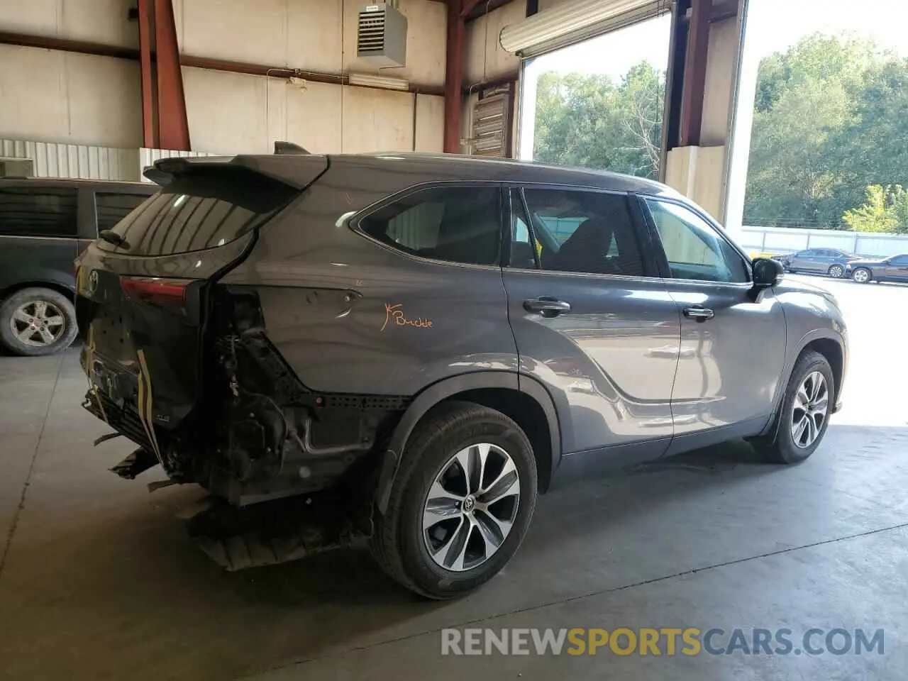 3 Photograph of a damaged car 5TDGZRAH6MS515228 TOYOTA HIGHLANDER 2021