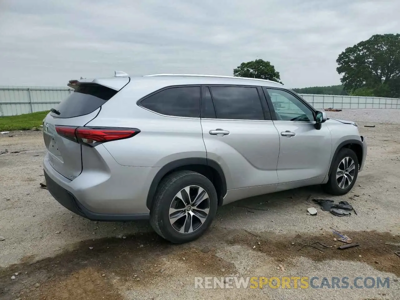 3 Photograph of a damaged car 5TDGZRAH6MS516766 TOYOTA HIGHLANDER 2021
