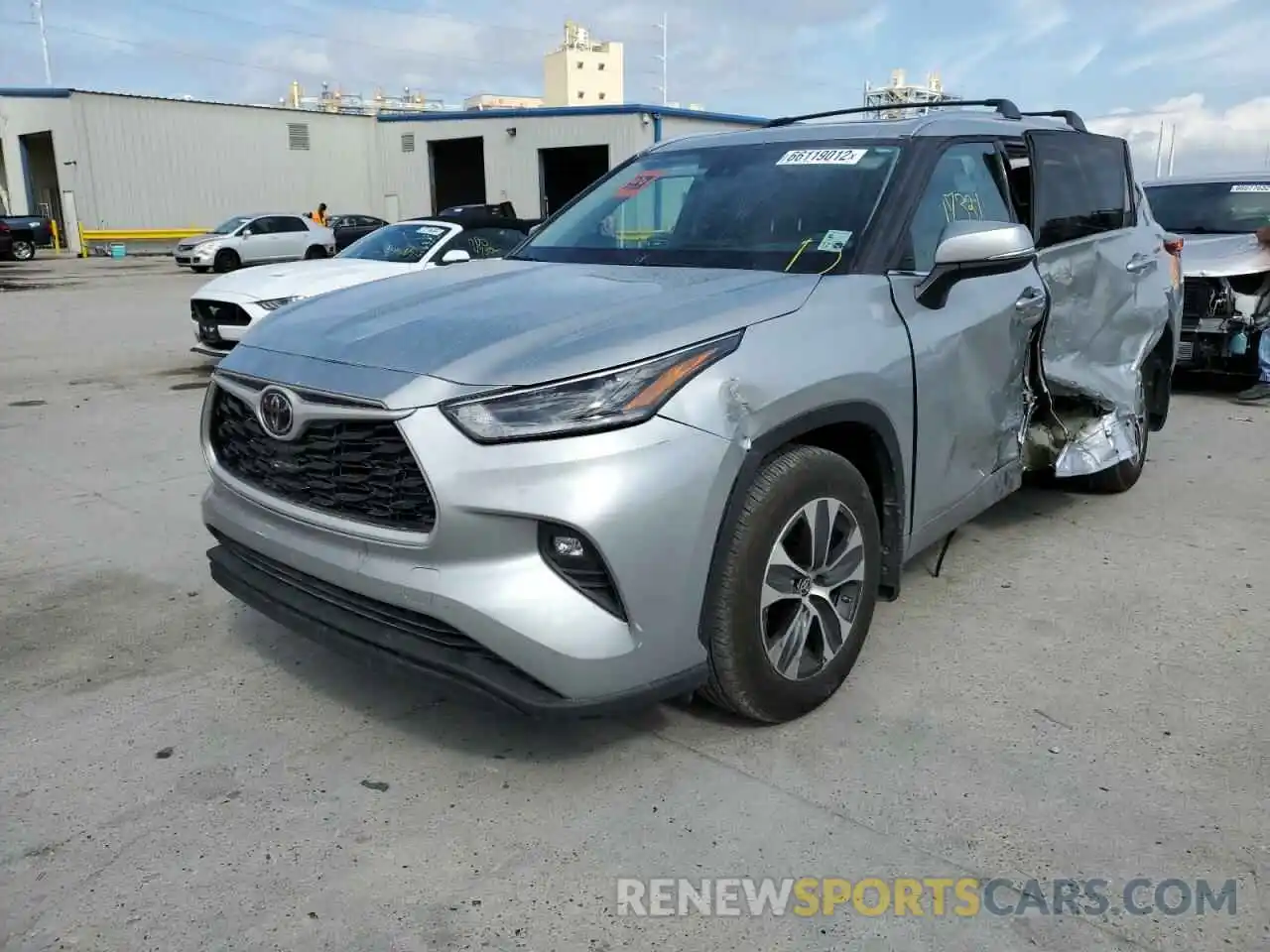 2 Photograph of a damaged car 5TDGZRAH6MS536967 TOYOTA HIGHLANDER 2021