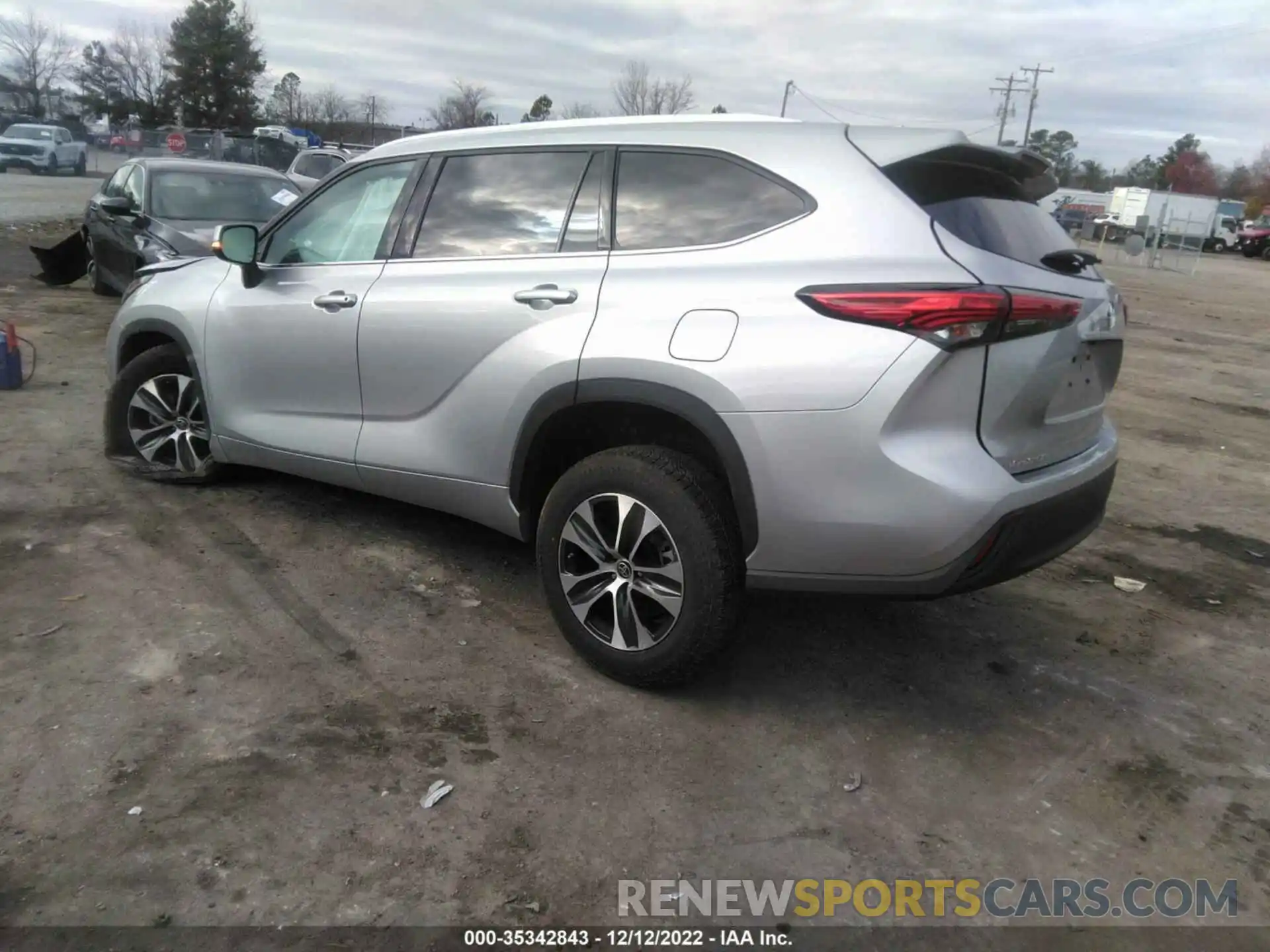 3 Photograph of a damaged car 5TDGZRAH7MS065525 TOYOTA HIGHLANDER 2021