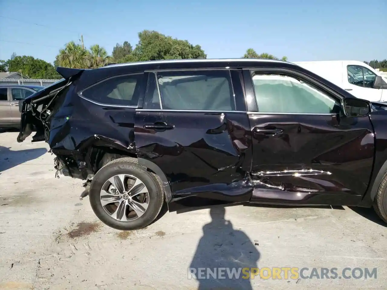 9 Photograph of a damaged car 5TDGZRAH7MS087881 TOYOTA HIGHLANDER 2021