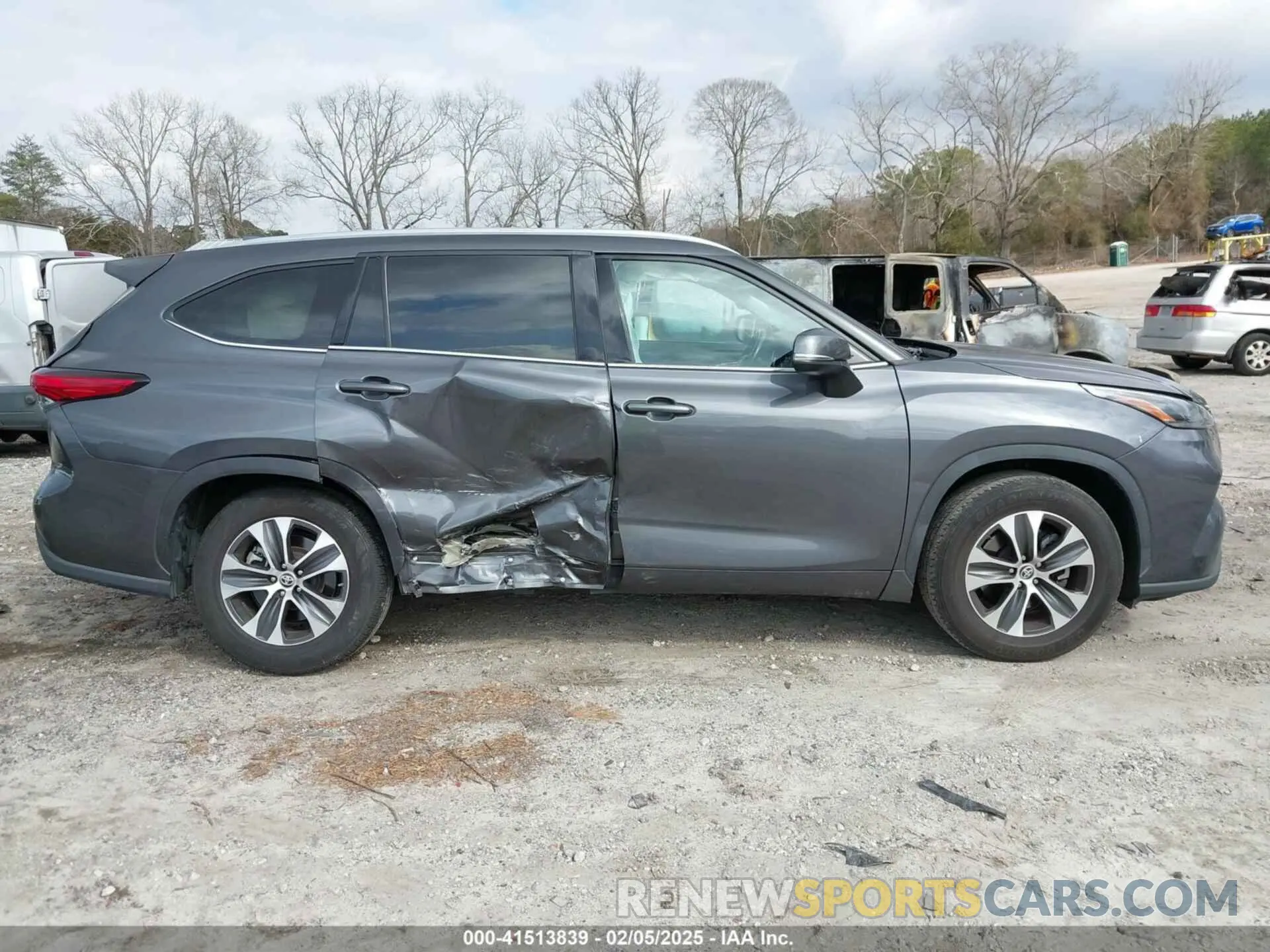 13 Photograph of a damaged car 5TDGZRAH7MS516632 TOYOTA HIGHLANDER 2021