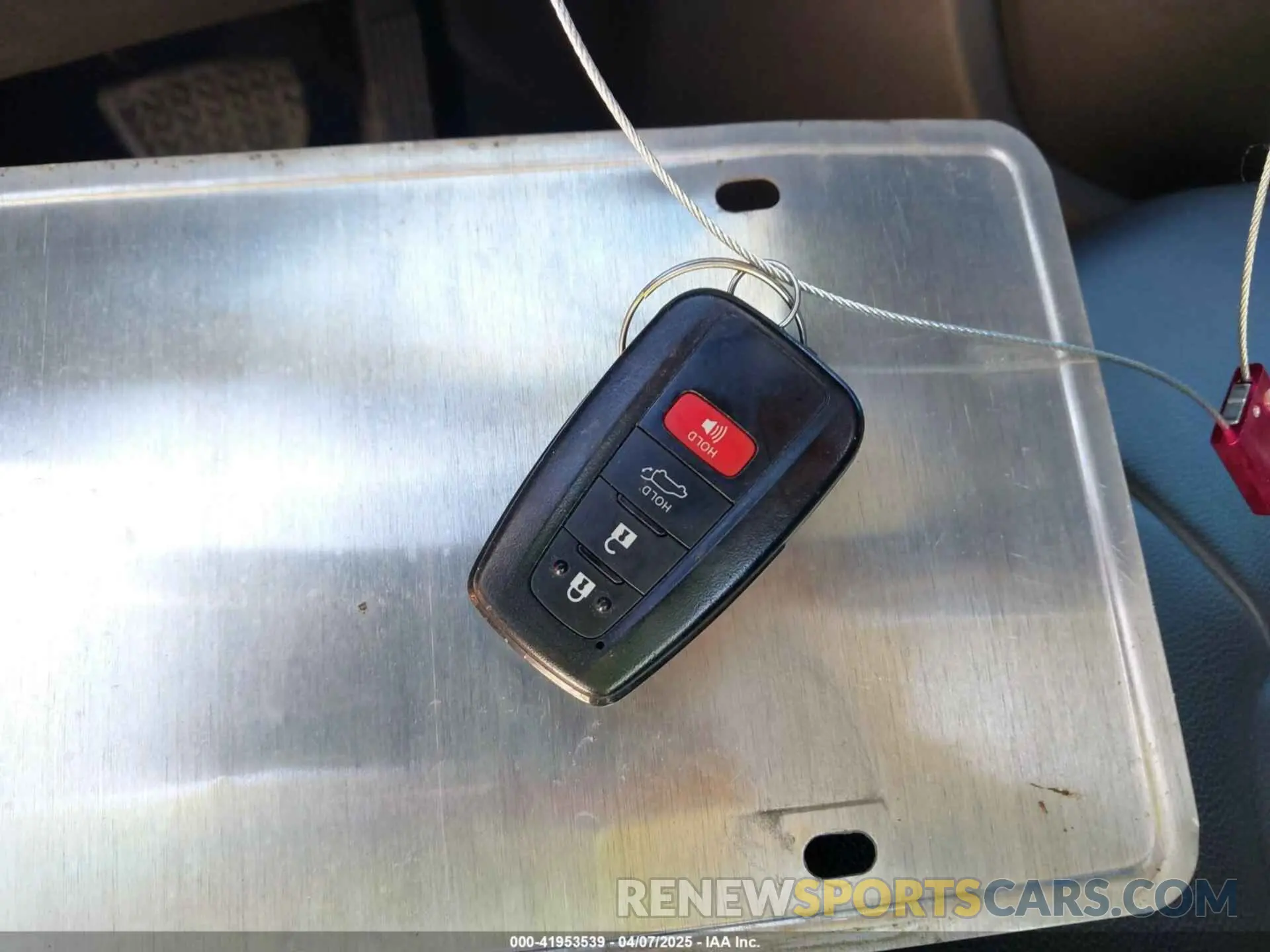 11 Photograph of a damaged car 5TDGZRAH7MS528781 TOYOTA HIGHLANDER 2021