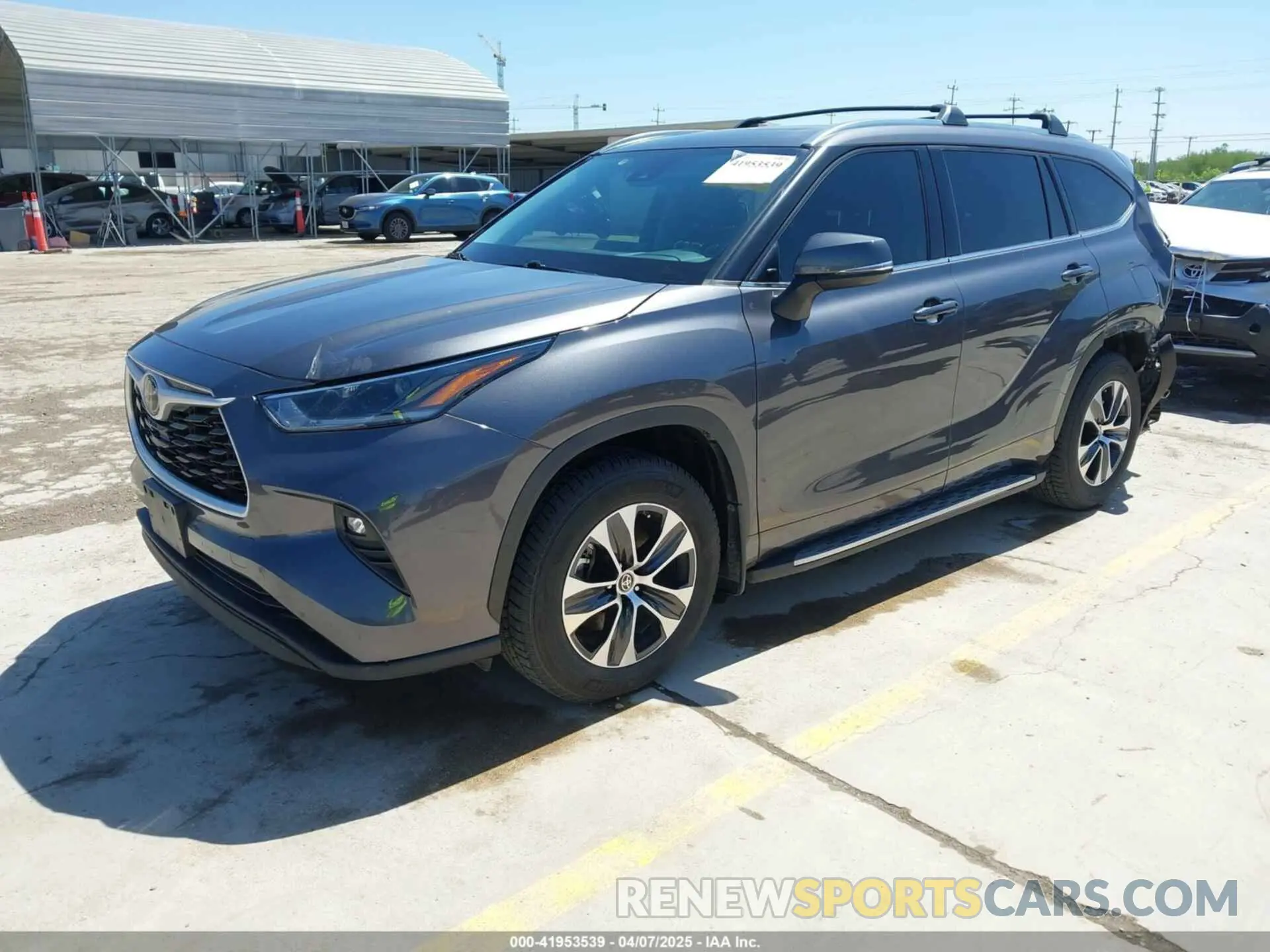 2 Photograph of a damaged car 5TDGZRAH7MS528781 TOYOTA HIGHLANDER 2021