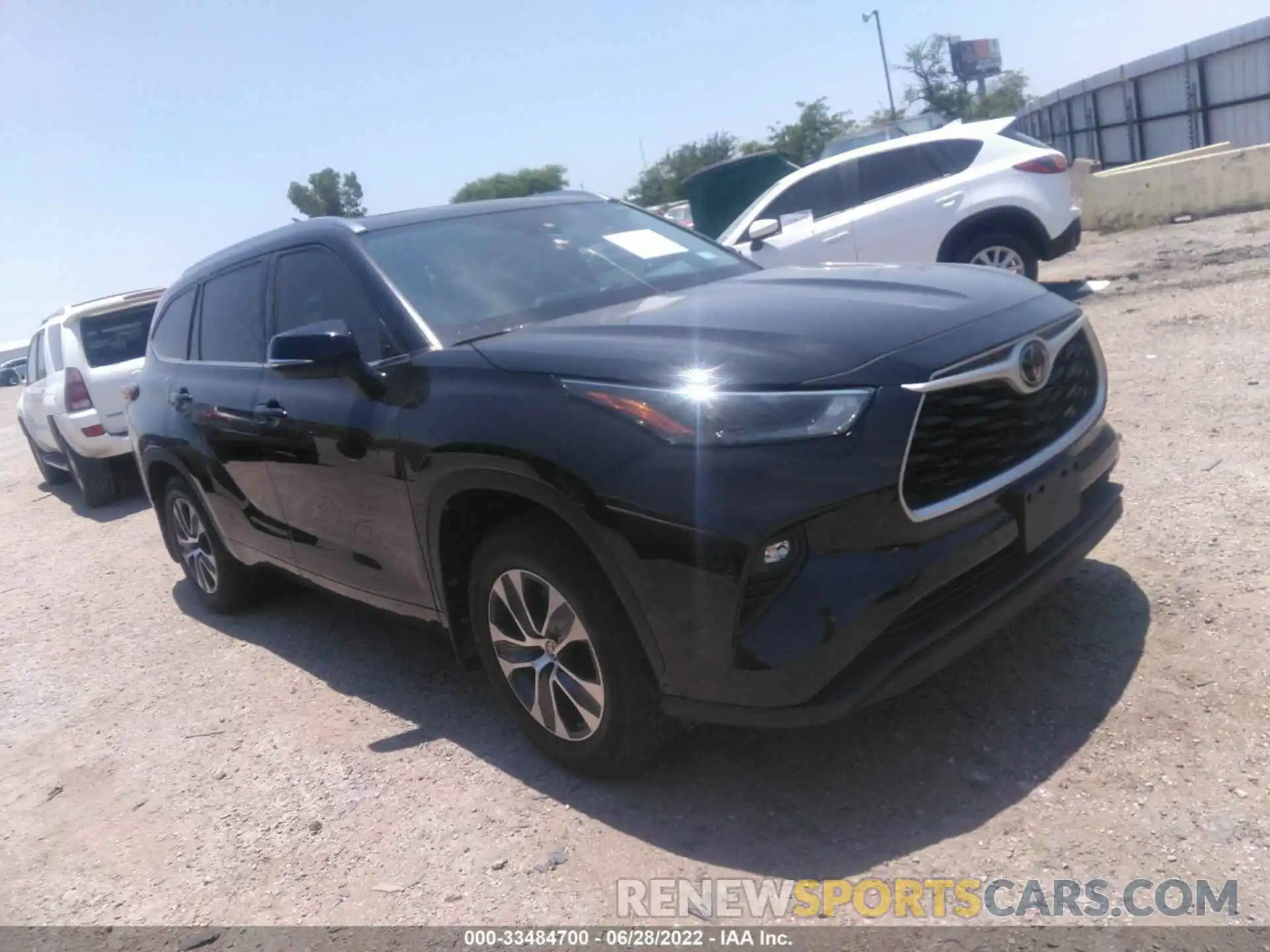 1 Photograph of a damaged car 5TDGZRAH8MS035904 TOYOTA HIGHLANDER 2021