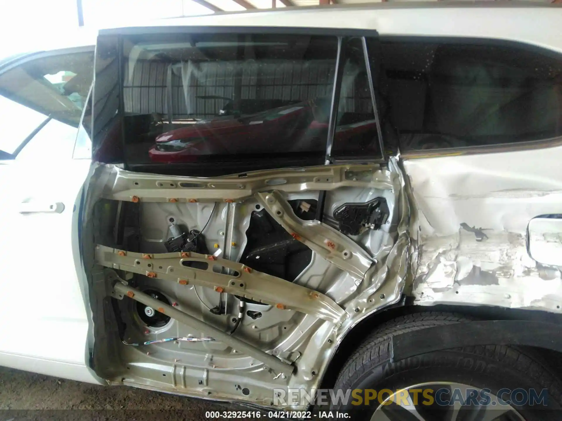 6 Photograph of a damaged car 5TDGZRAH8MS041363 TOYOTA HIGHLANDER 2021