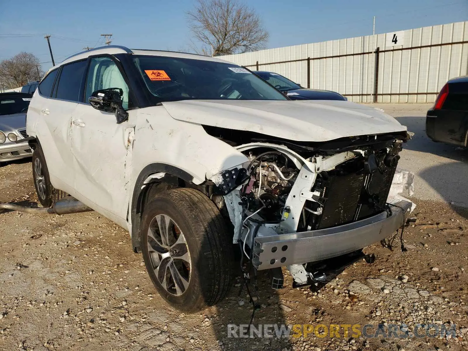 1 Photograph of a damaged car 5TDGZRAH8MS042819 TOYOTA HIGHLANDER 2021