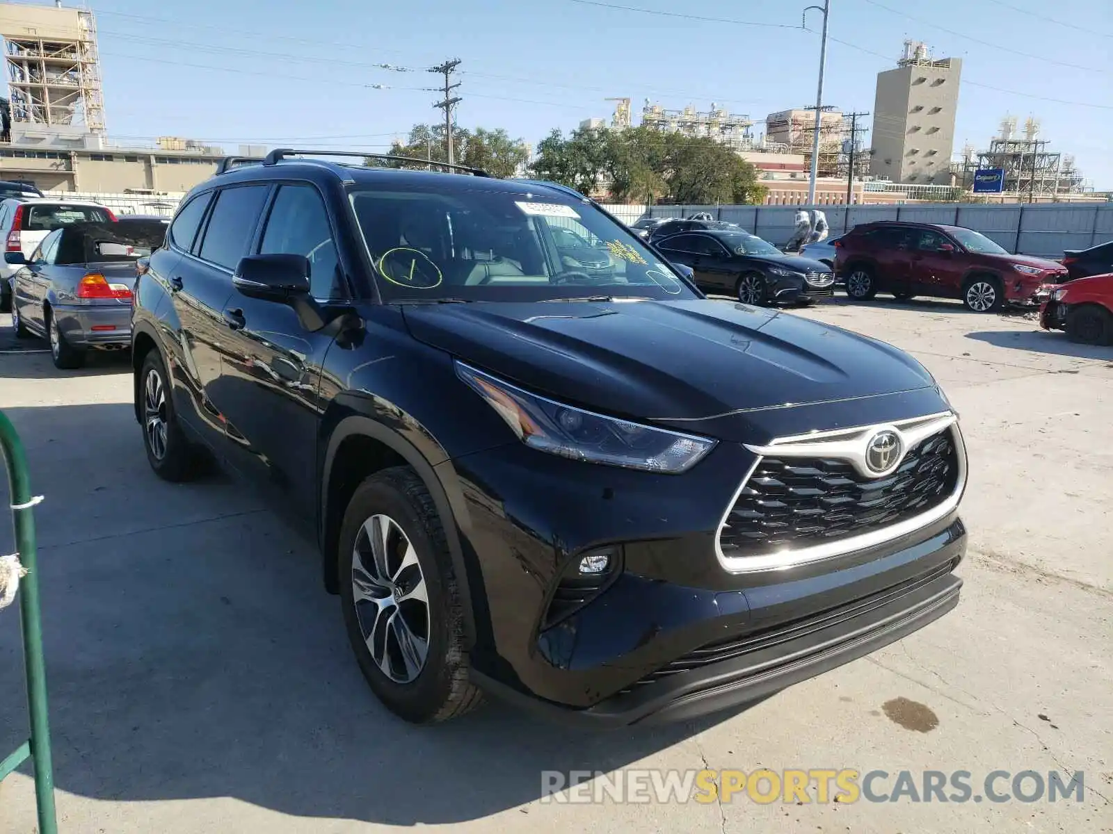 1 Photograph of a damaged car 5TDGZRAH8MS049253 TOYOTA HIGHLANDER 2021