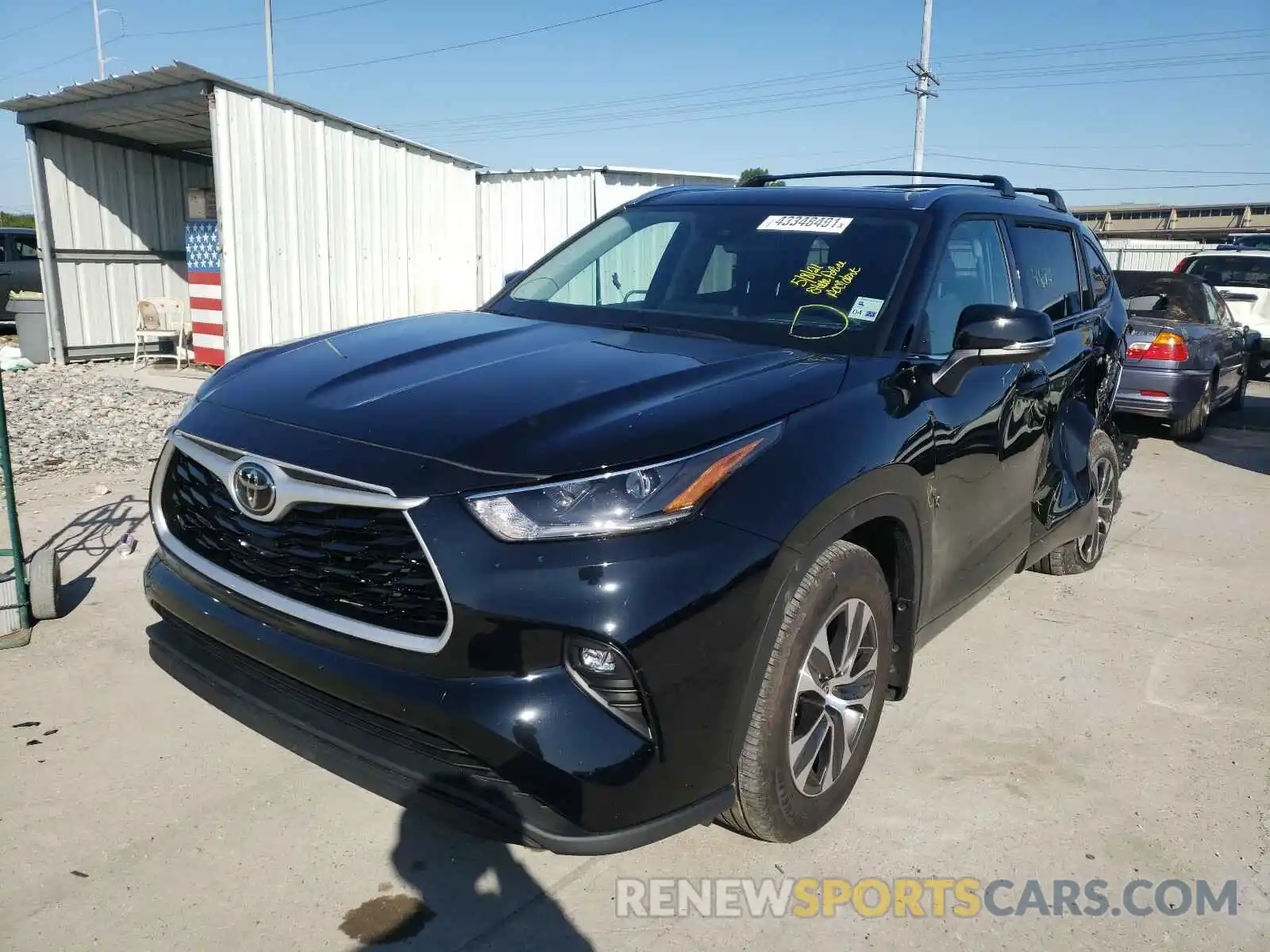 2 Photograph of a damaged car 5TDGZRAH8MS049253 TOYOTA HIGHLANDER 2021