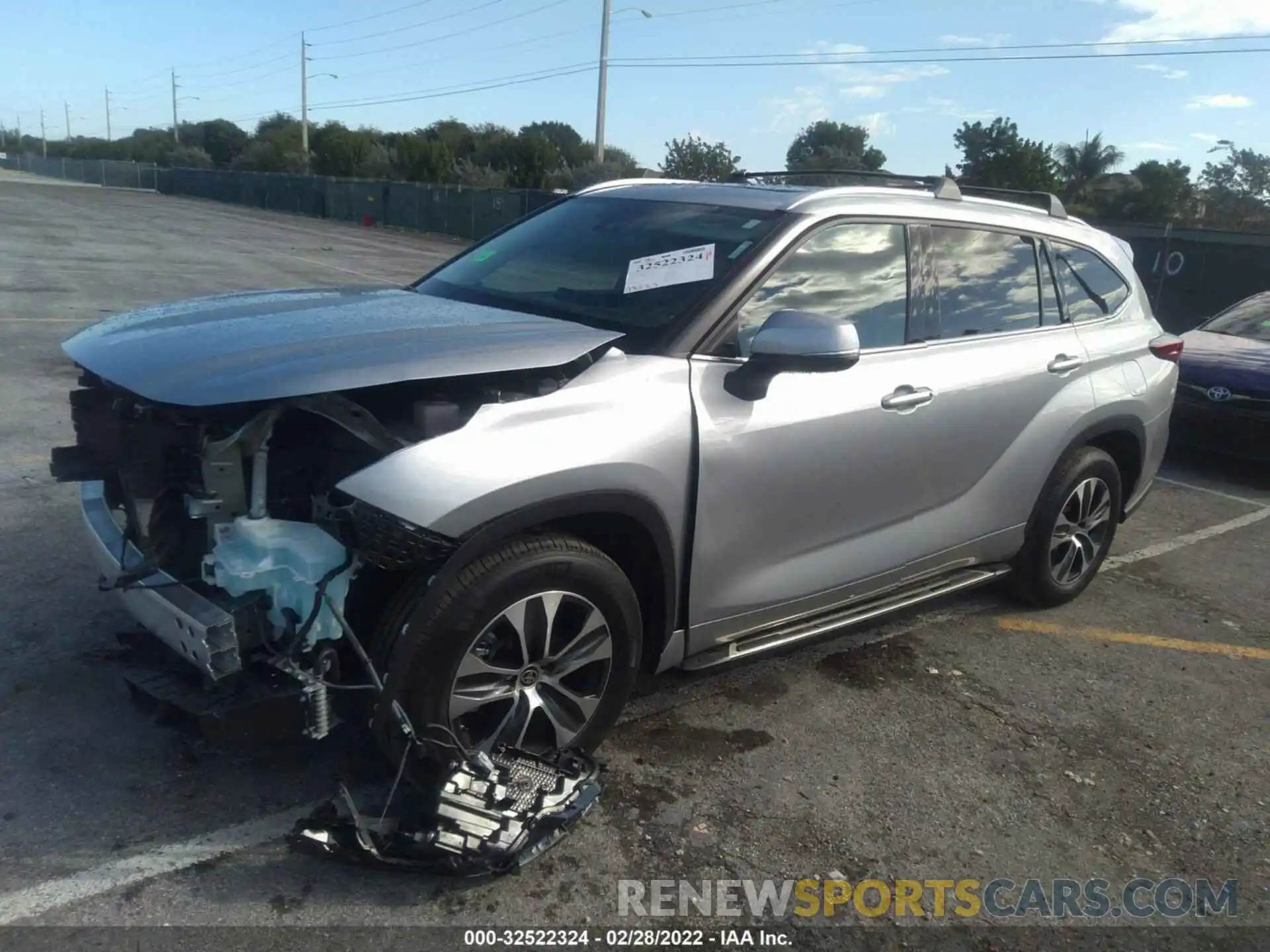 2 Photograph of a damaged car 5TDGZRAH8MS061984 TOYOTA HIGHLANDER 2021