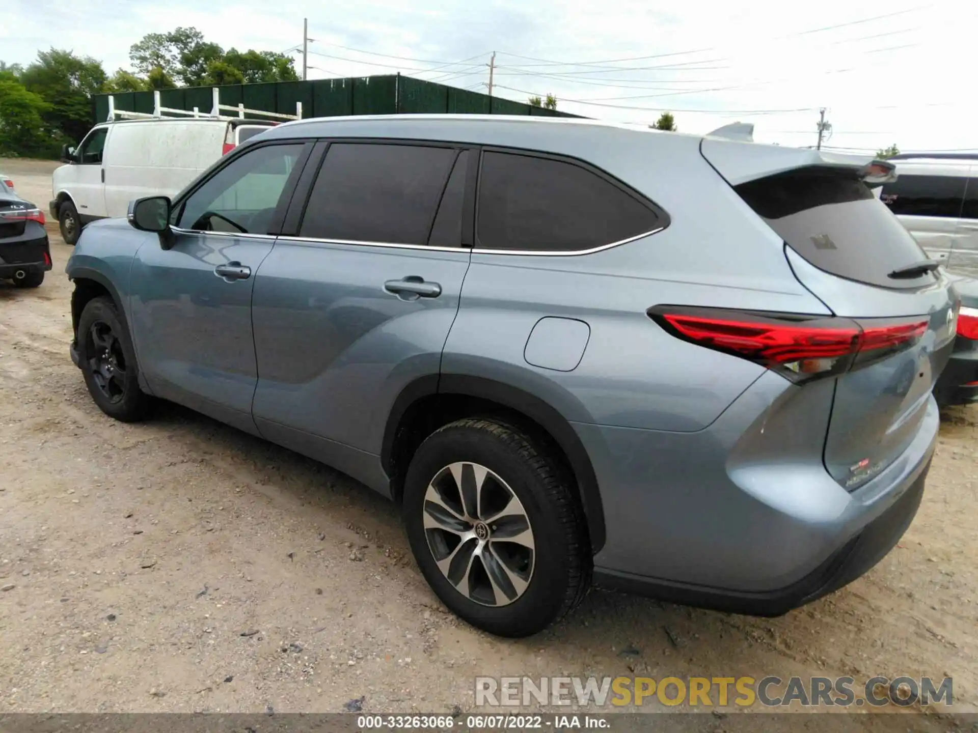 3 Photograph of a damaged car 5TDGZRAH8MS086948 TOYOTA HIGHLANDER 2021