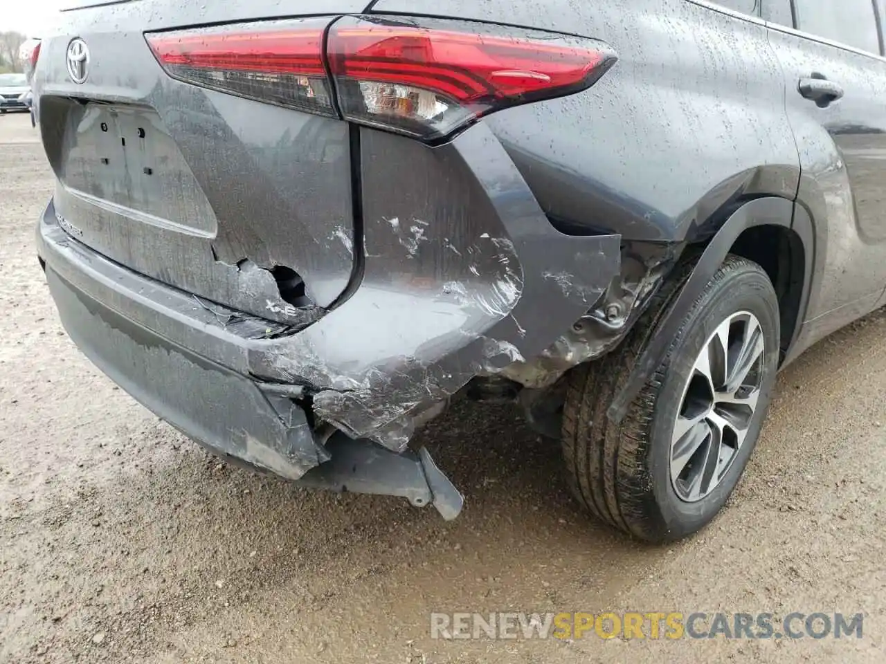 9 Photograph of a damaged car 5TDGZRAH8MS515876 TOYOTA HIGHLANDER 2021