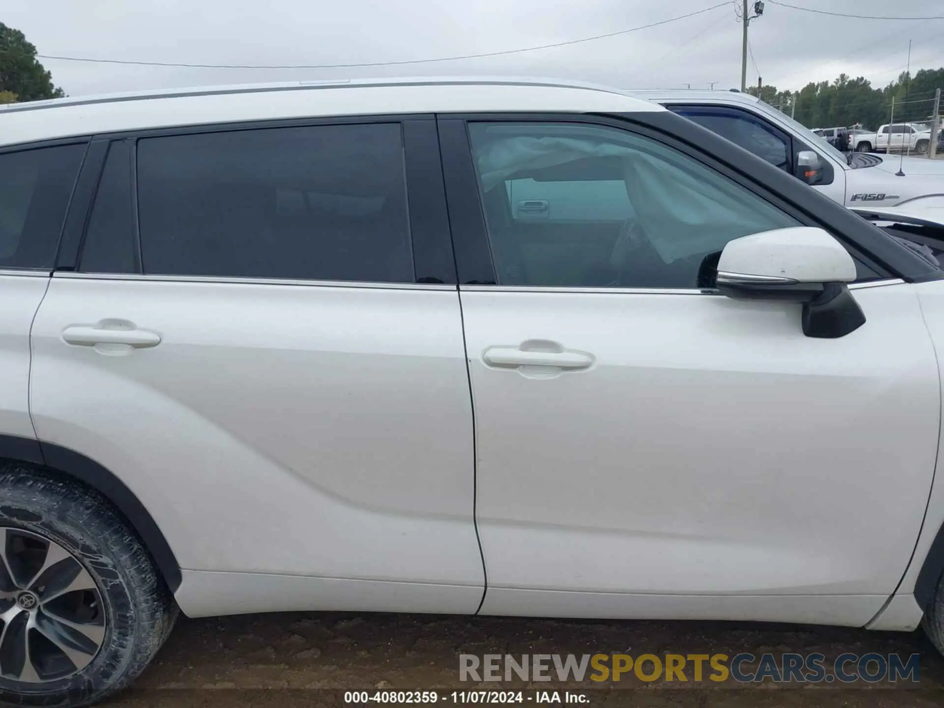 14 Photograph of a damaged car 5TDGZRAH8MS522617 TOYOTA HIGHLANDER 2021