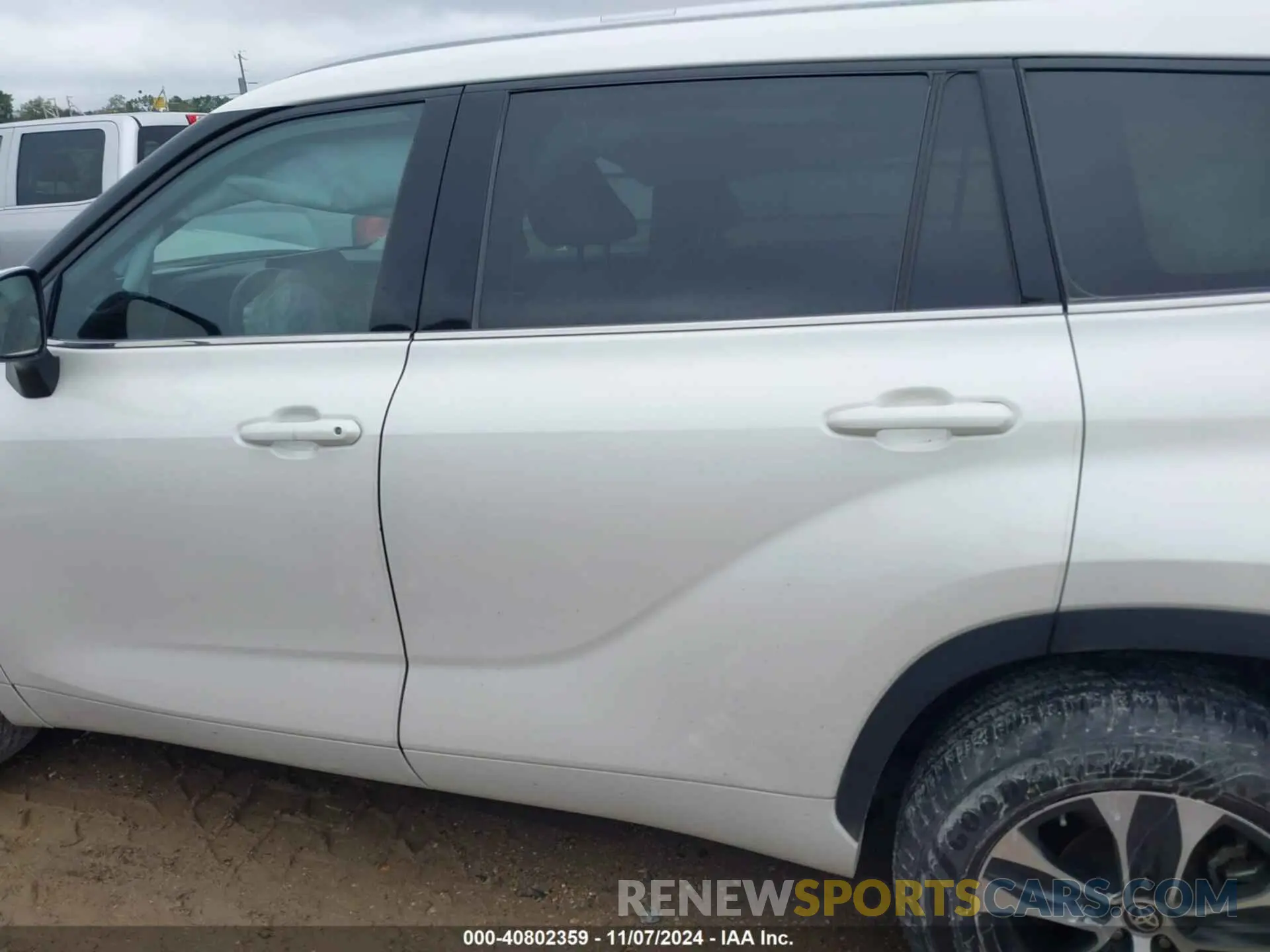 15 Photograph of a damaged car 5TDGZRAH8MS522617 TOYOTA HIGHLANDER 2021