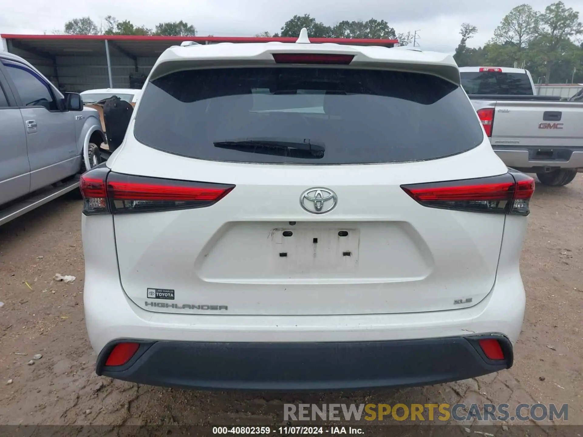 17 Photograph of a damaged car 5TDGZRAH8MS522617 TOYOTA HIGHLANDER 2021