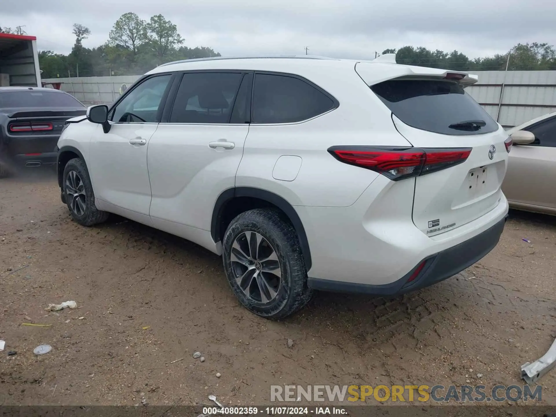 3 Photograph of a damaged car 5TDGZRAH8MS522617 TOYOTA HIGHLANDER 2021