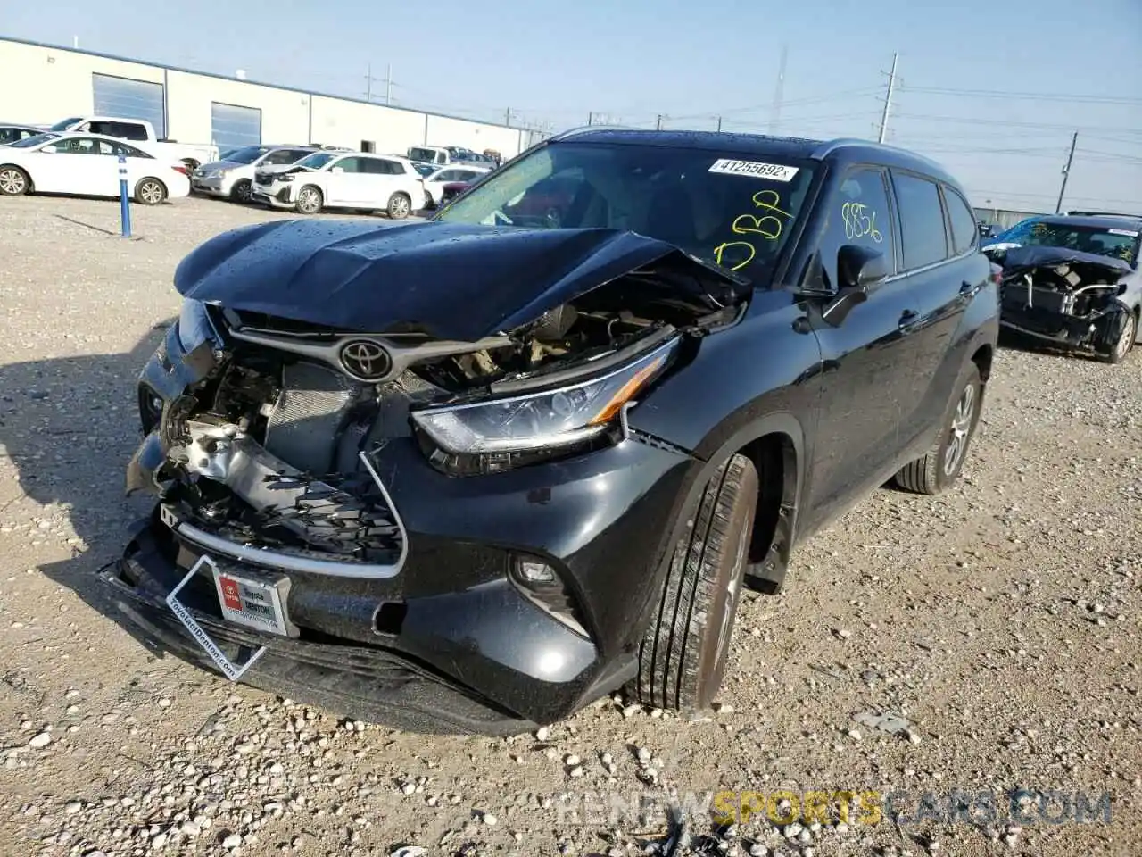 2 Photograph of a damaged car 5TDGZRAH8MS538185 TOYOTA HIGHLANDER 2021