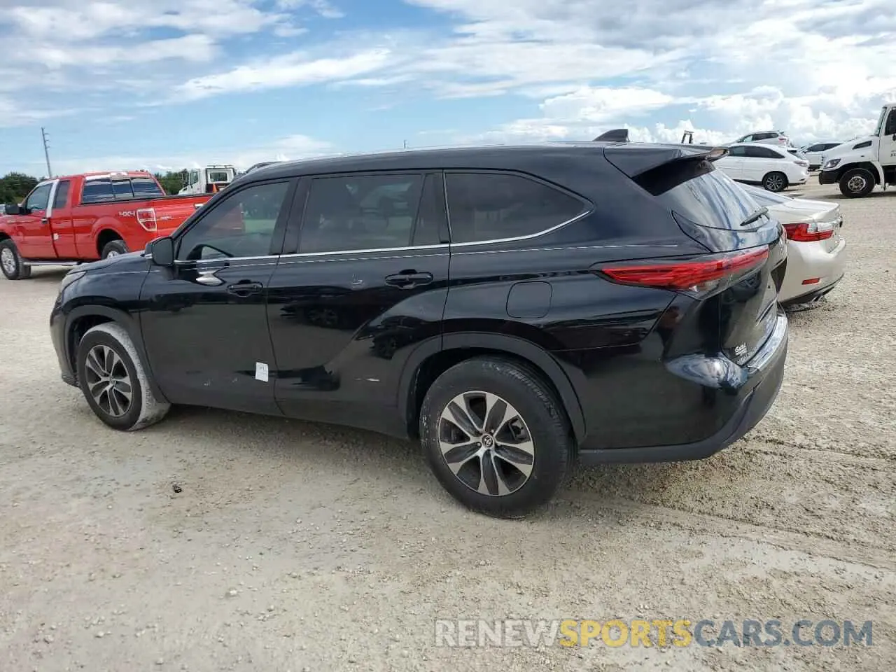 2 Photograph of a damaged car 5TDGZRAH9MS041176 TOYOTA HIGHLANDER 2021