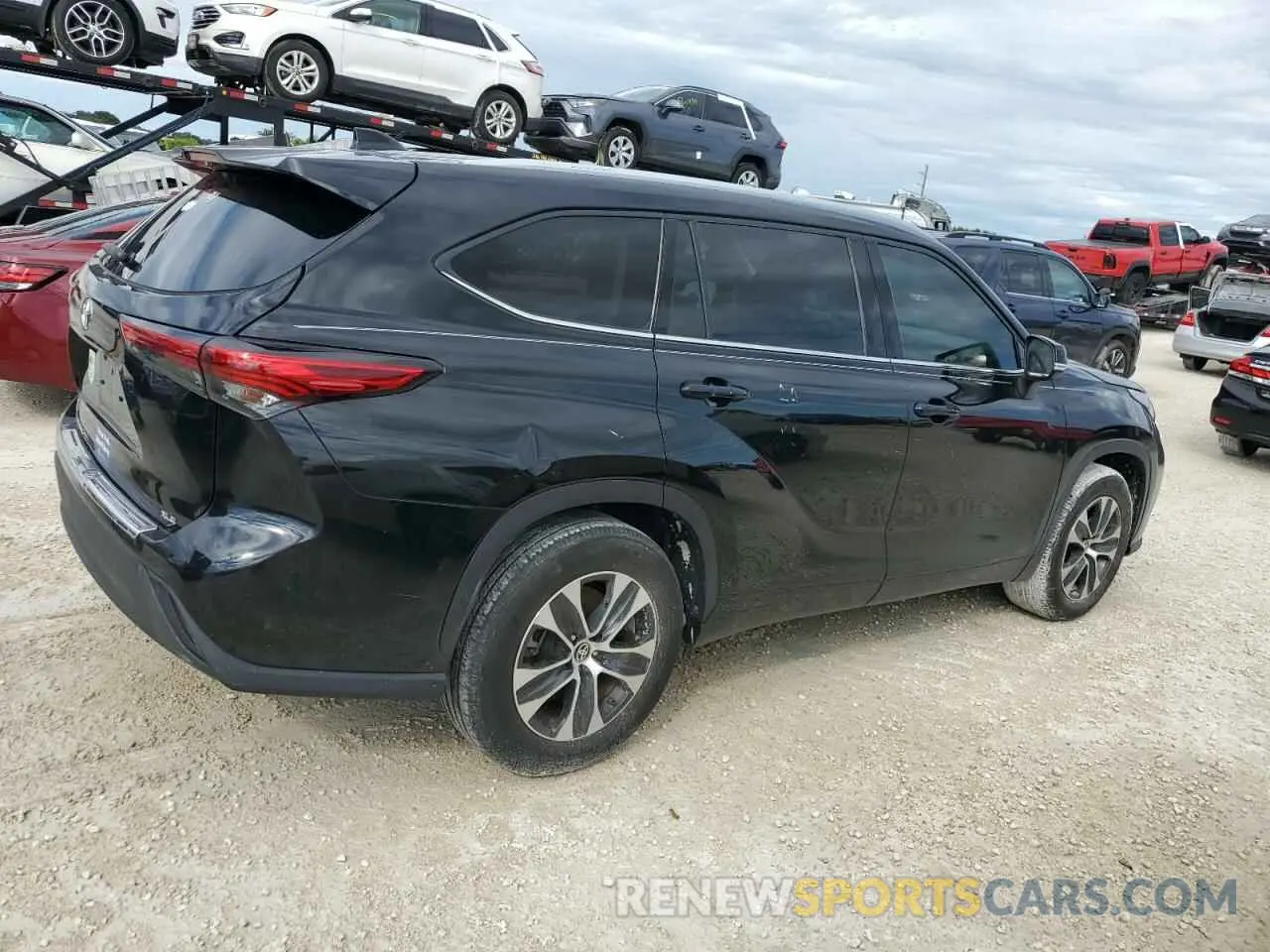 3 Photograph of a damaged car 5TDGZRAH9MS041176 TOYOTA HIGHLANDER 2021