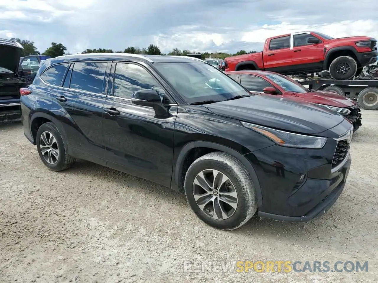 4 Photograph of a damaged car 5TDGZRAH9MS041176 TOYOTA HIGHLANDER 2021